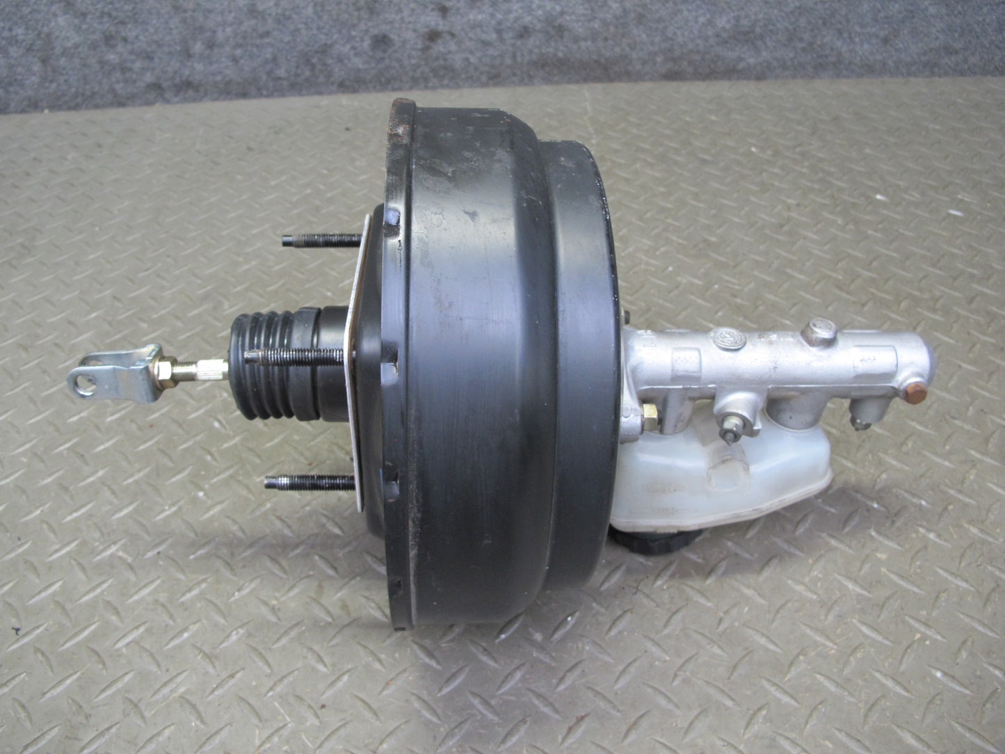 96-97 Toyota Celsior UCF20 RHD Brake Master Cylinder Booster Fluid Reservoir OEM