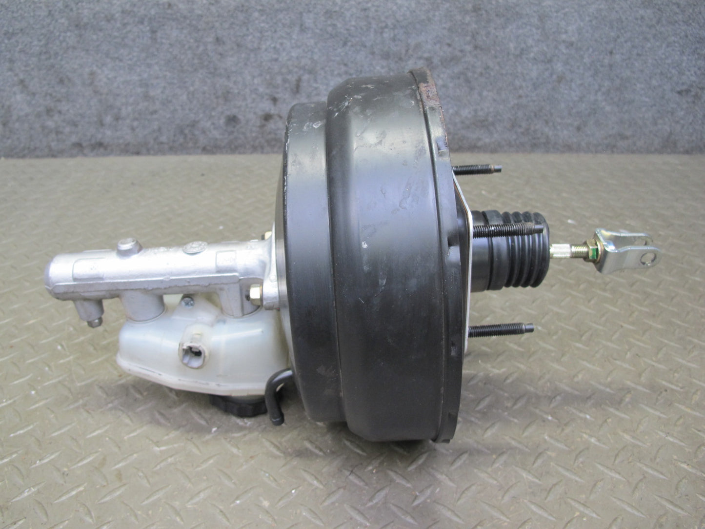 96-97 Toyota Celsior UCF20 RHD Brake Master Cylinder Booster Fluid Reservoir OEM