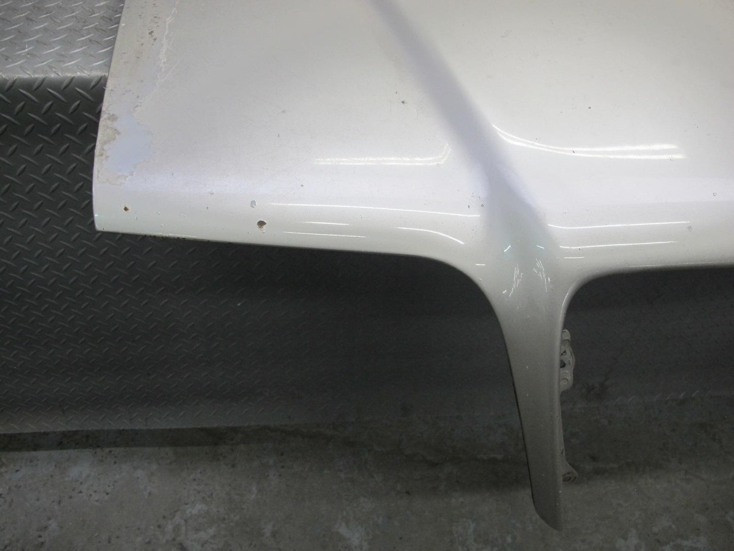 94-95 Mercedes W124 300D Sedan Hood Bonnet Shell Cover Panel Silver w Emblem OEM