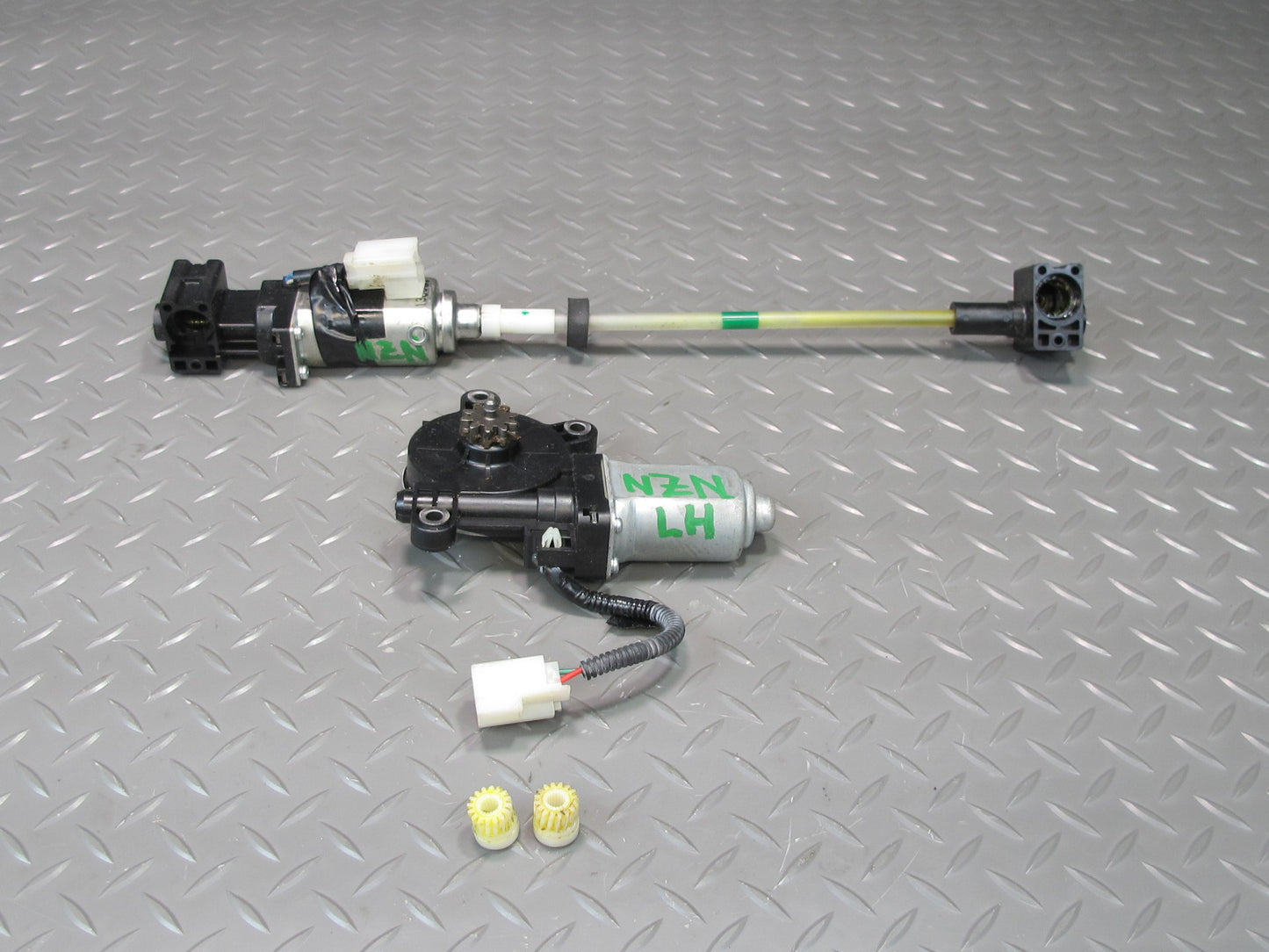 09-20 Nissan Z34 370Z Left Driver Seat Motor Set OEM