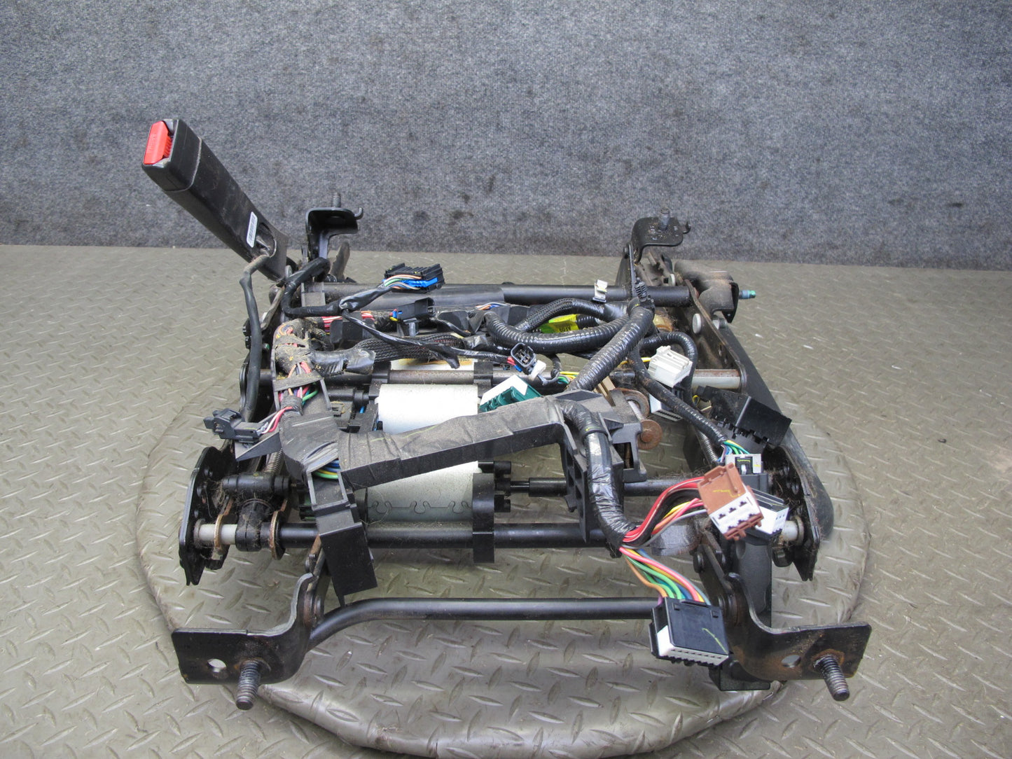 2008-2009 Hummer H2 Front Left Seat Lower Frame Track Rail w Motors