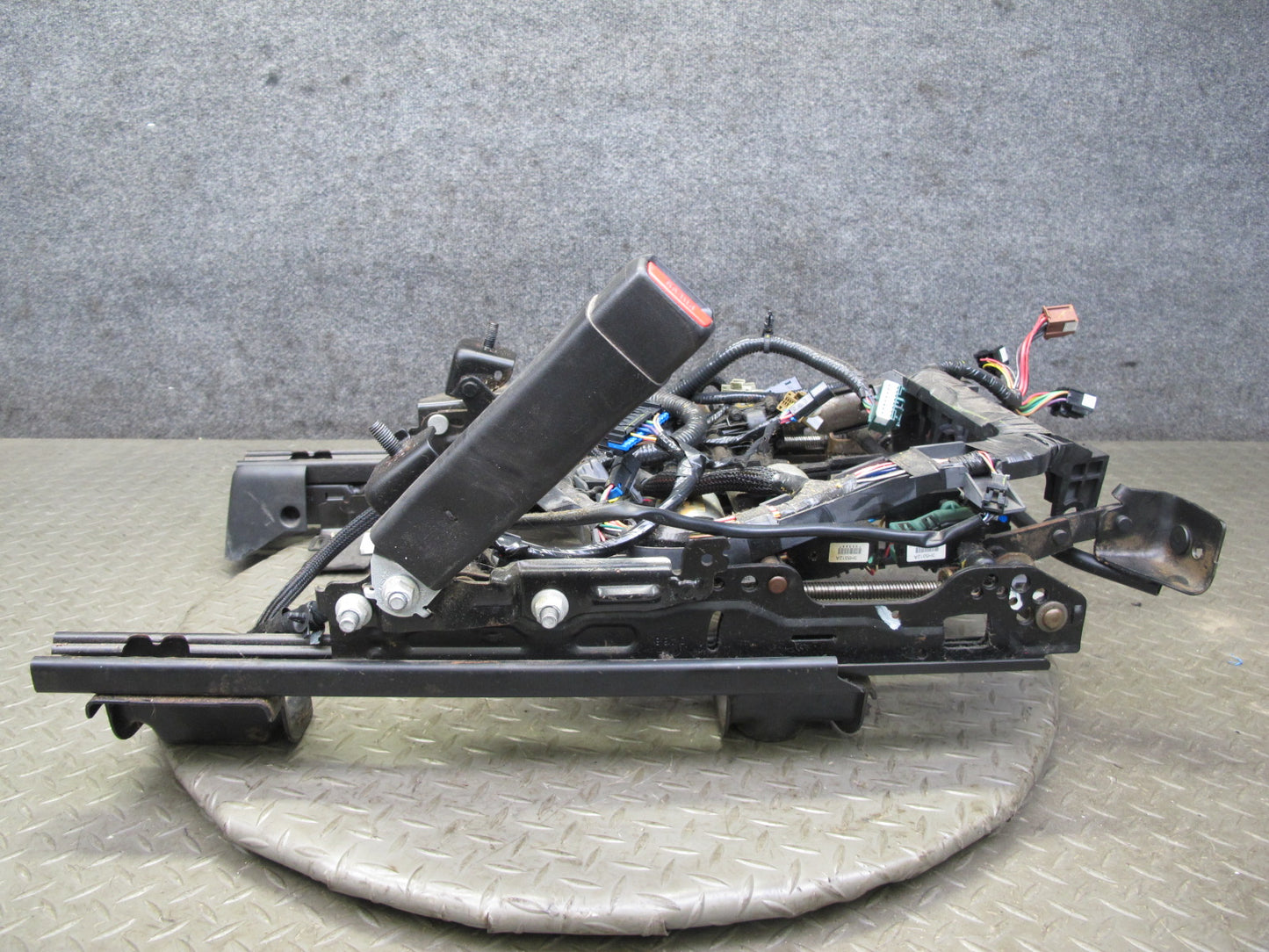 2008-2009 Hummer H2 Front Left Seat Lower Frame Track Rail w Motors