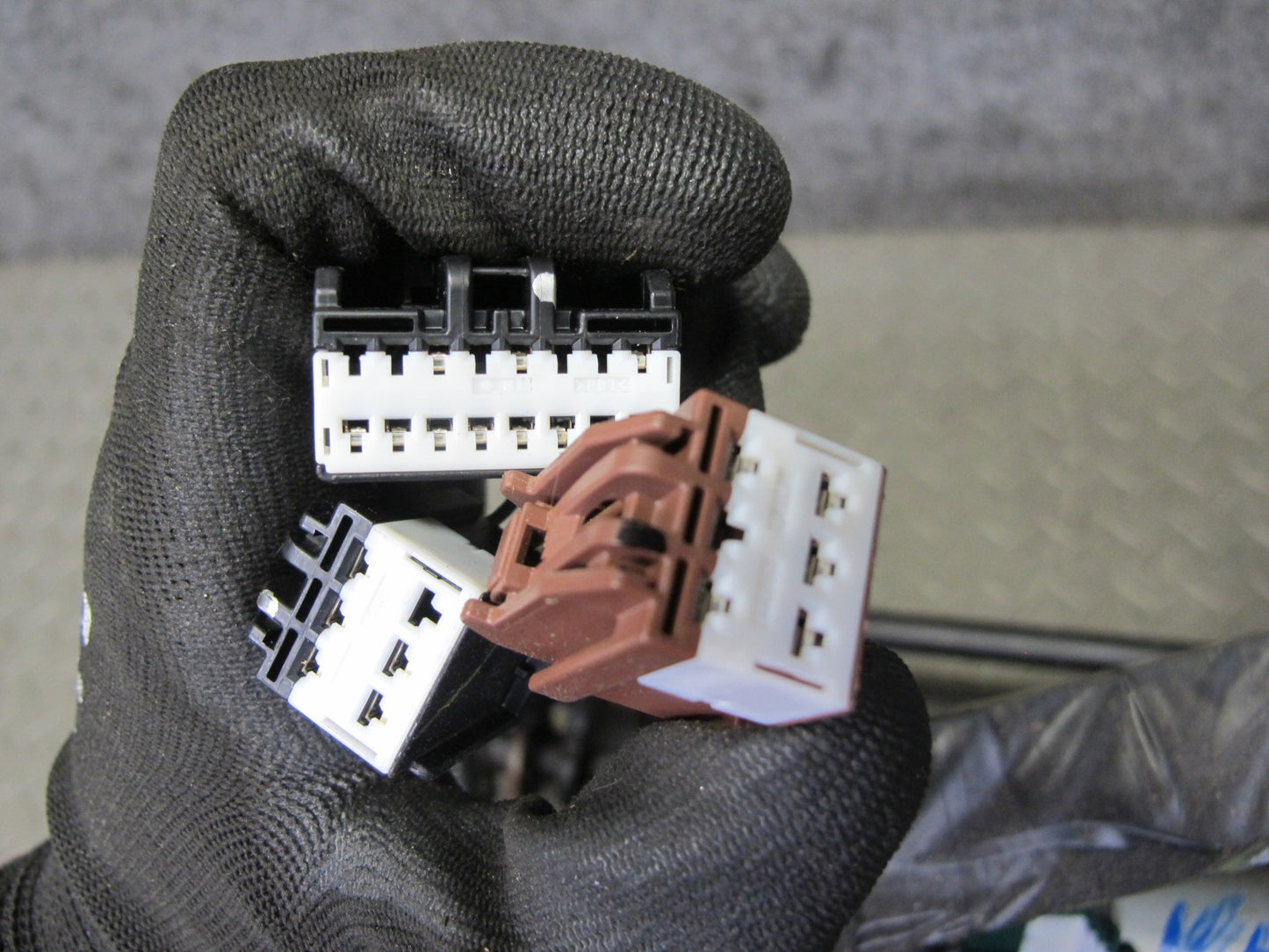 2008-2009 Hummer H2 Front Left Seat Lower Frame Track Rail w Motors