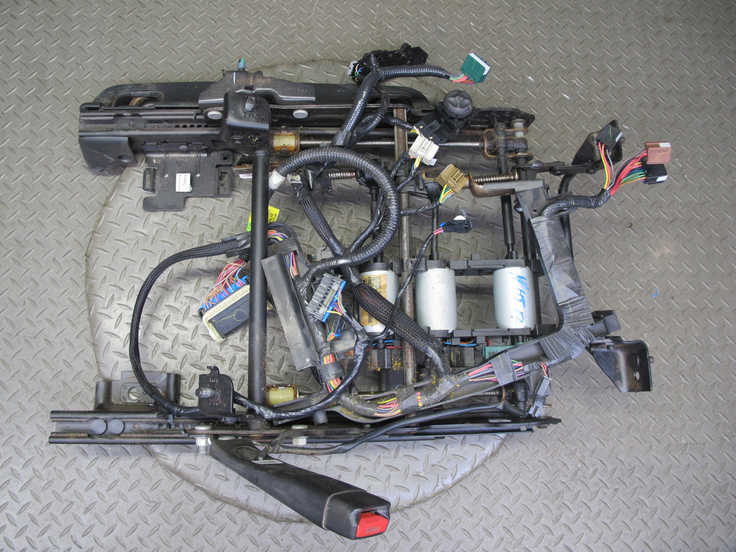 2008-2009 Hummer H2 Front Left Seat Lower Frame Track Rail w Motors