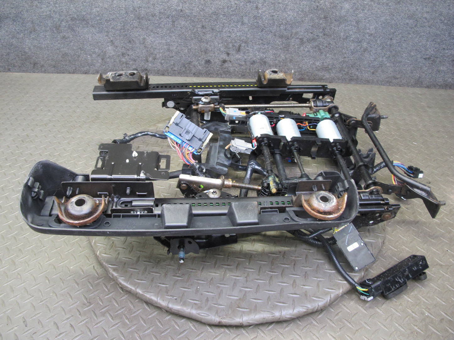 2008-2009 Hummer H2 Front Left Seat Lower Frame Track Rail w Motors