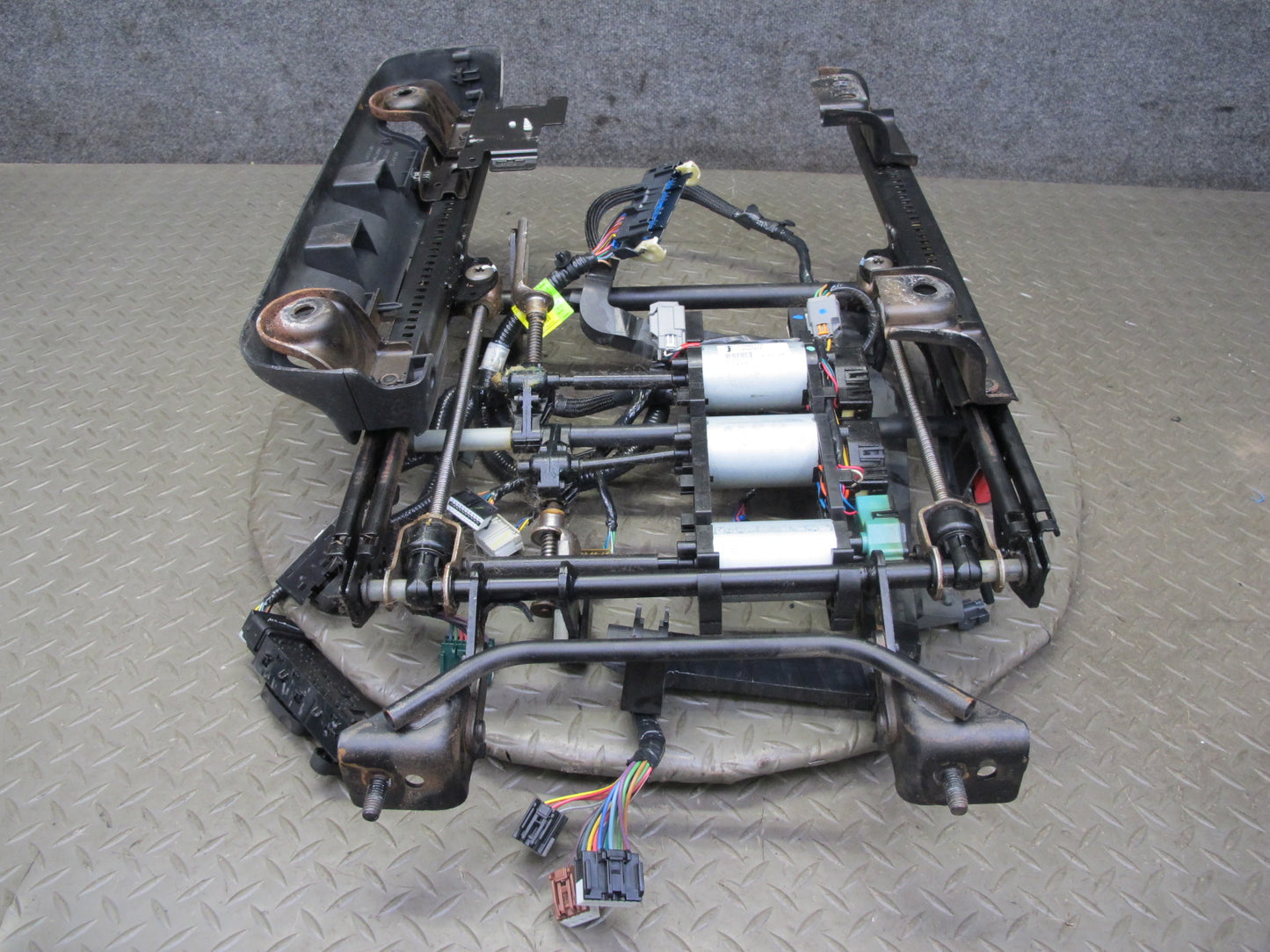 2008-2009 Hummer H2 Front Left Seat Lower Frame Track Rail w Motors