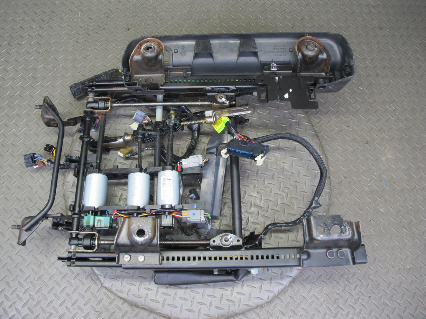 2008-2009 Hummer H2 Front Left Seat Lower Frame Track Rail w Motors