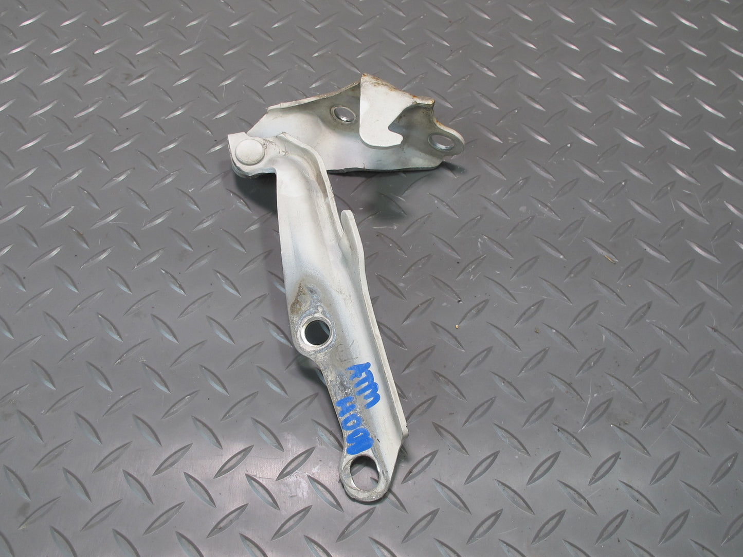 96-00 Toyota MARK2 JZX100 Set of 2 Front Left & Right Hood Hinge OEM