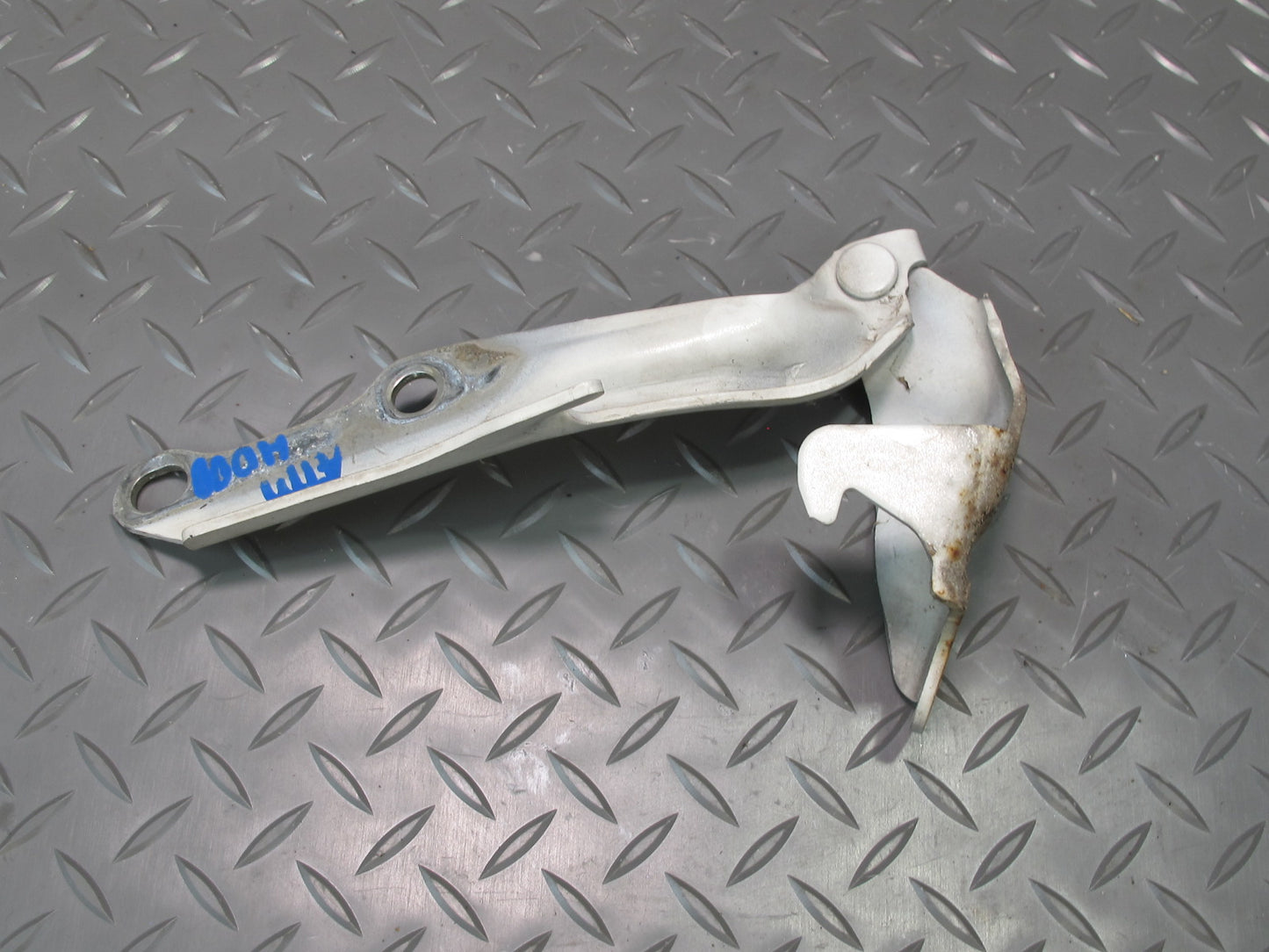 96-00 Toyota MARK2 JZX100 Set of 2 Front Left & Right Hood Hinge OEM