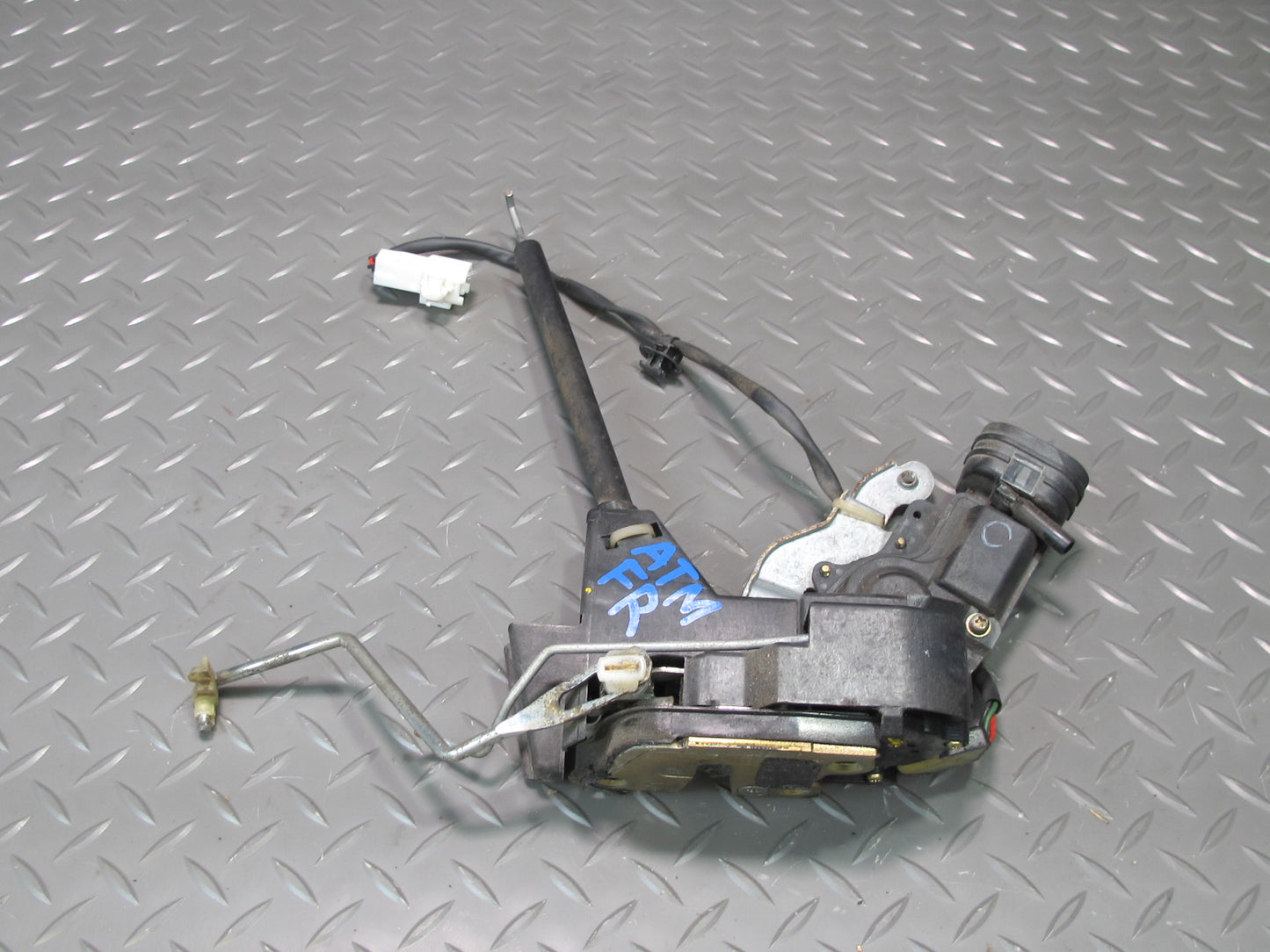 96-00 Toyota MARK2 JZX100 Tourer Front Right Door Lock Latch Actuator OEM