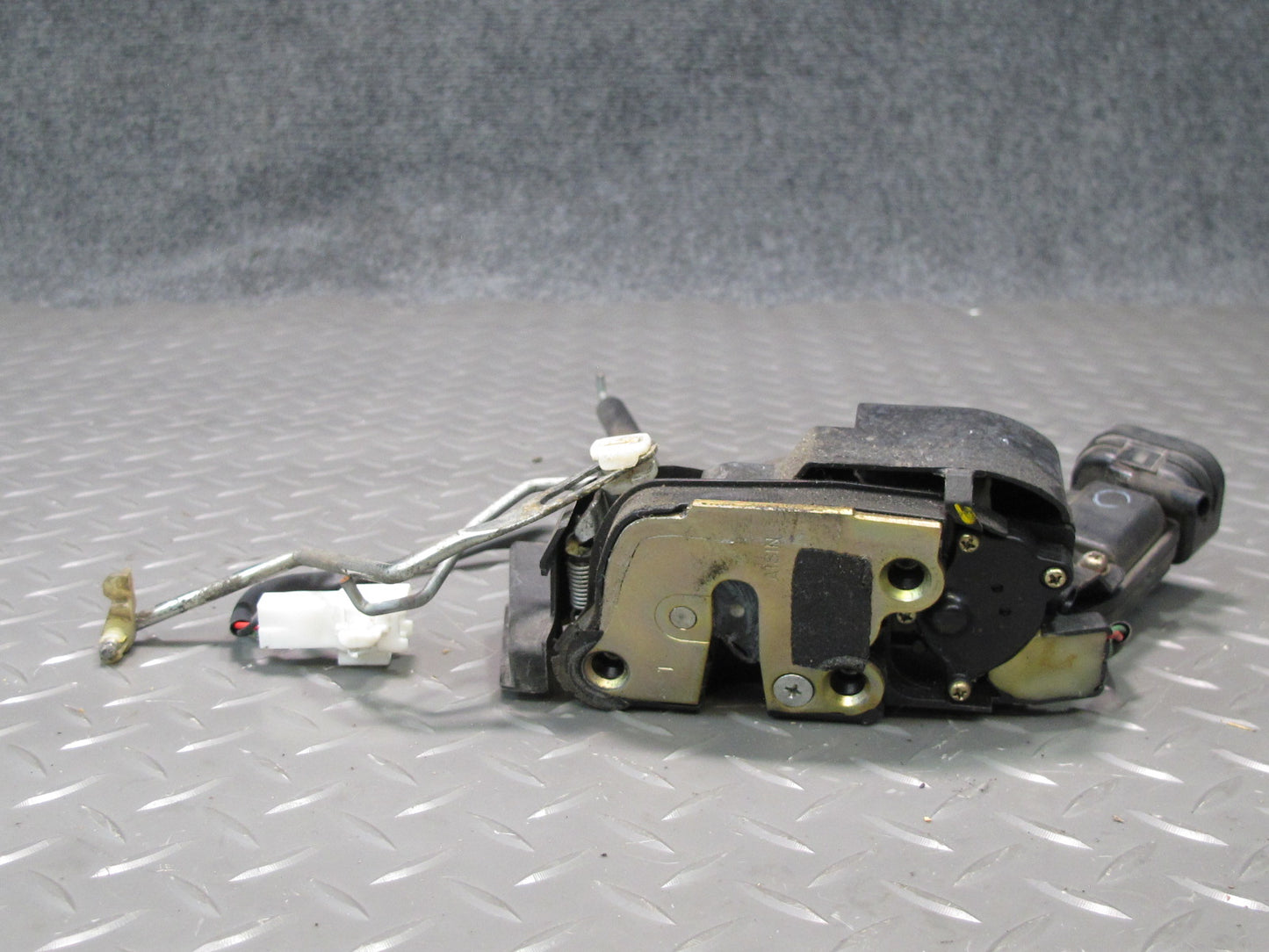 96-00 Toyota MARK2 JZX100 Tourer Front Right Door Lock Latch Actuator OEM