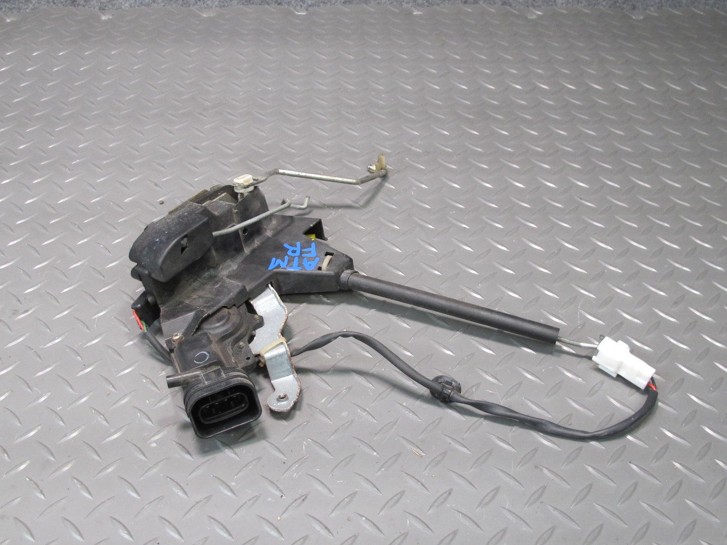 96-00 Toyota MARK2 JZX100 Tourer Front Right Door Lock Latch Actuator OEM