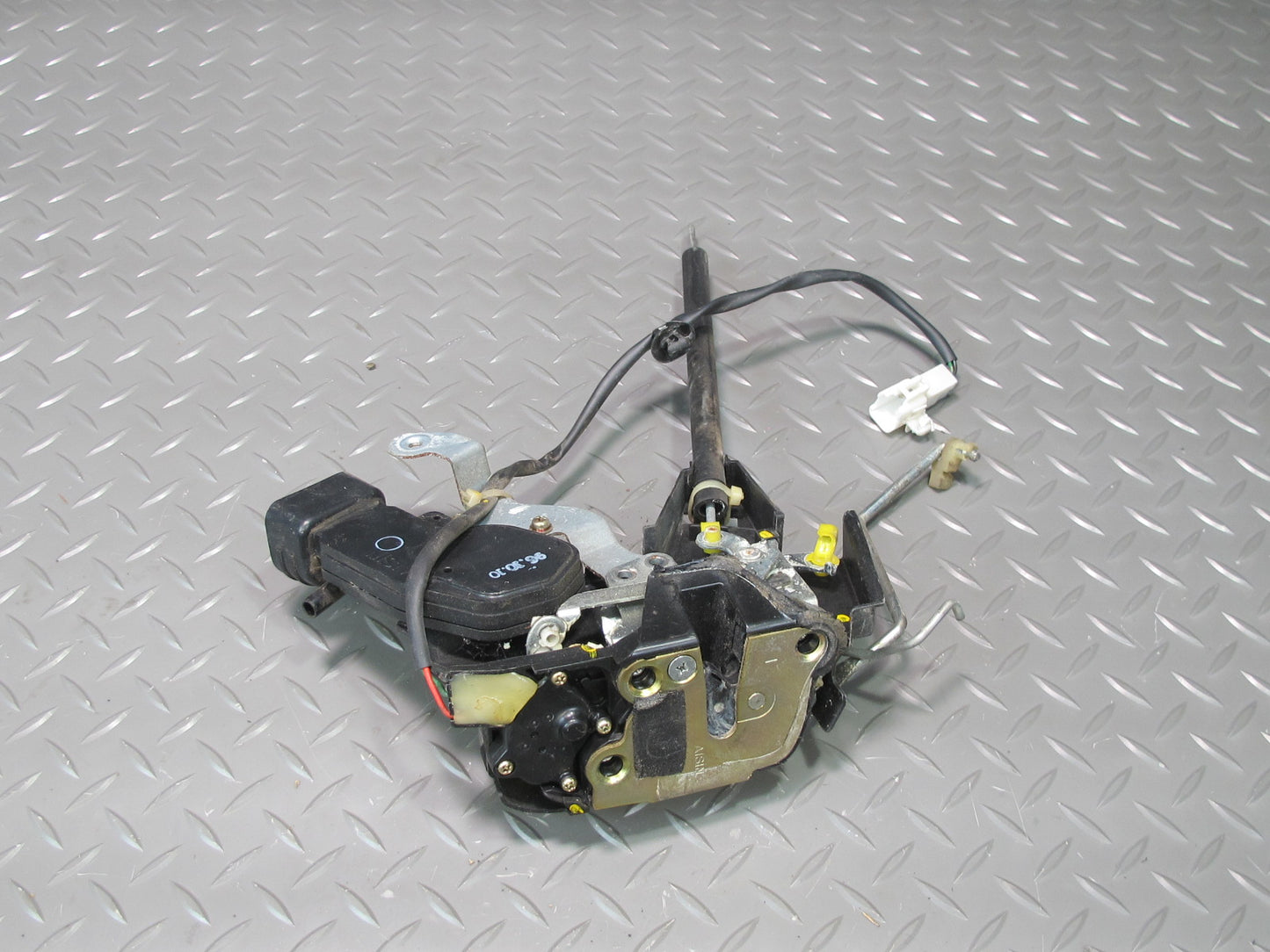 96-00 Toyota MARK2 JZX100 Tourer Front Right Door Lock Latch Actuator OEM