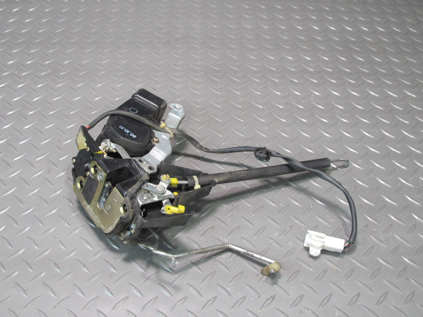 96-00 Toyota MARK2 JZX100 Tourer Front Right Door Lock Latch Actuator OEM