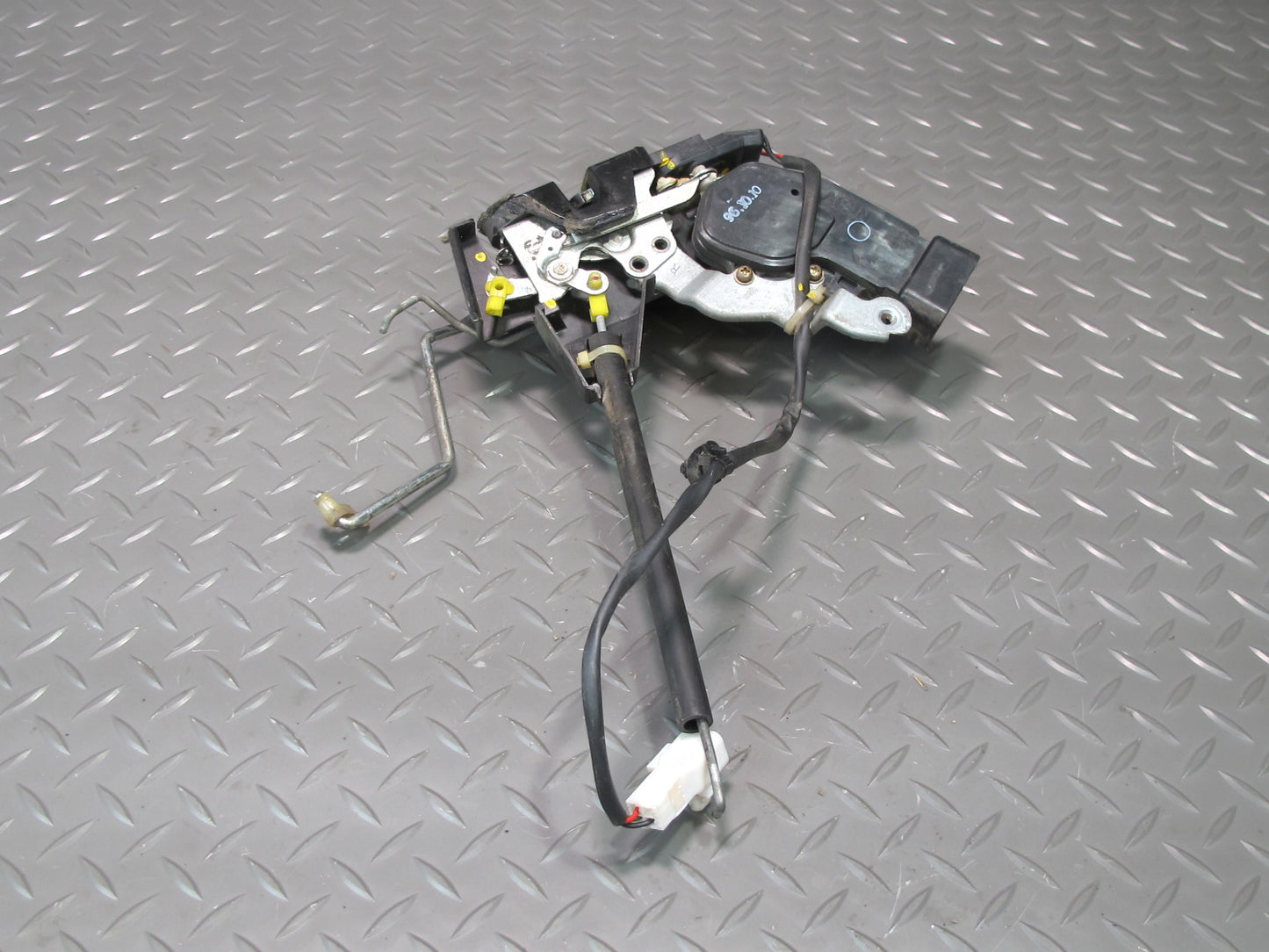 96-00 Toyota MARK2 JZX100 Tourer Front Right Door Lock Latch Actuator OEM