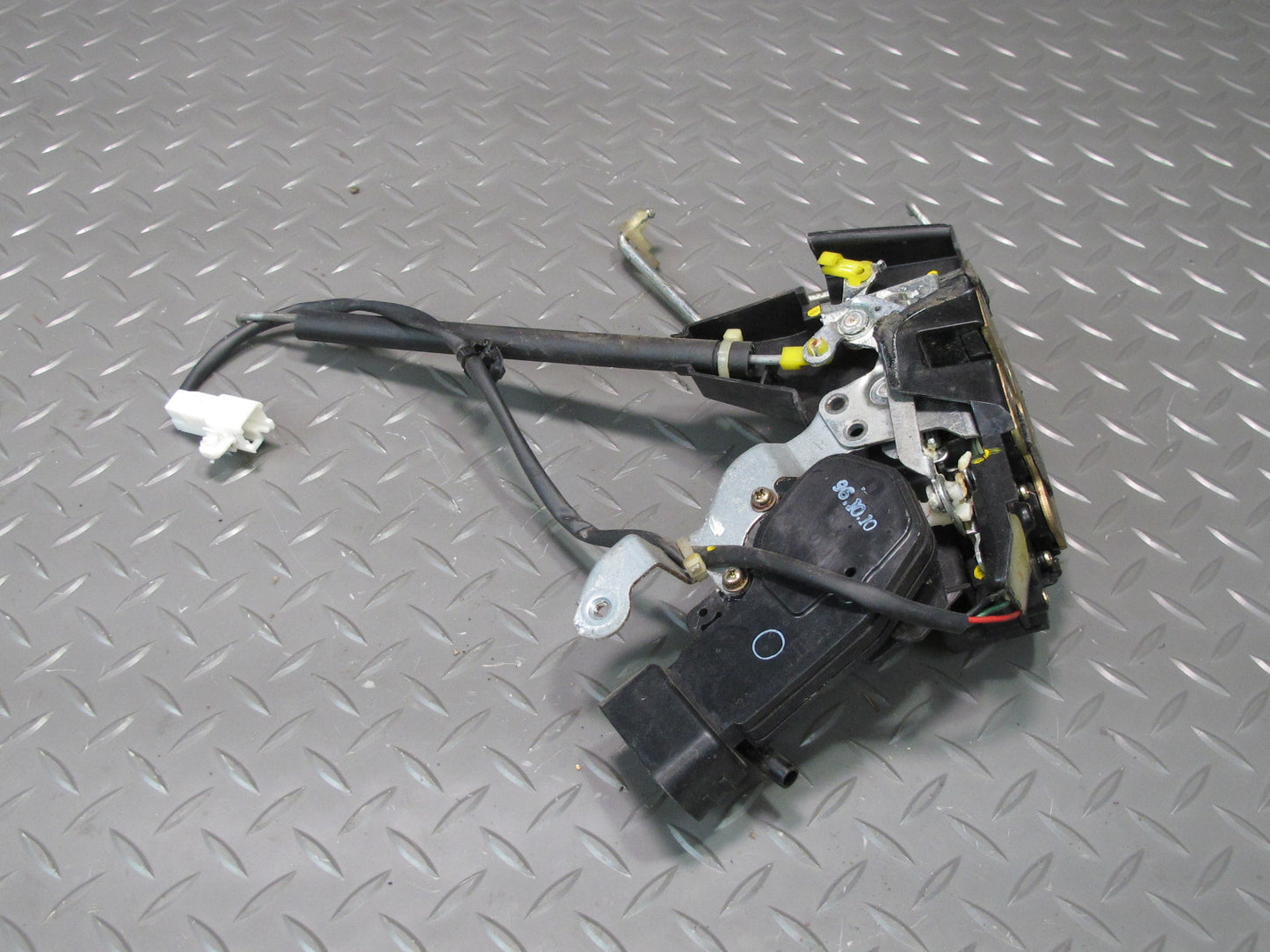 96-00 Toyota MARK2 JZX100 Tourer Front Right Door Lock Latch Actuator OEM