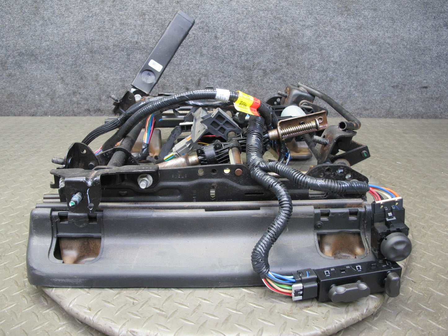 2008-2009 Hummer H2 Front Right Seat Lower Frame Track Rail w Motors