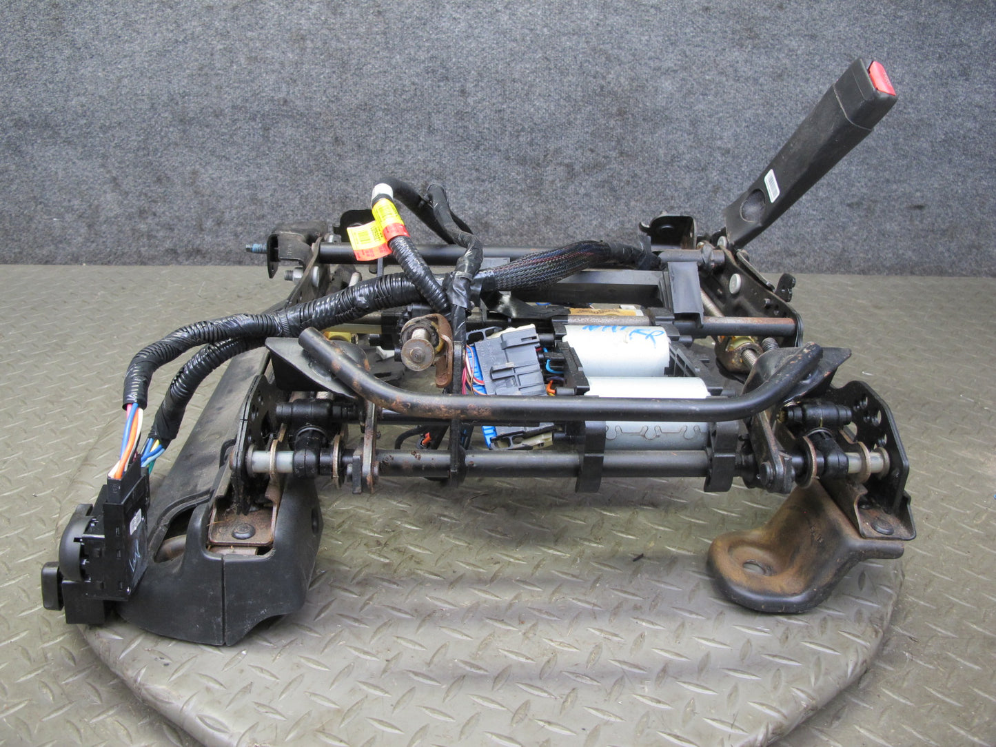 2008-2009 Hummer H2 Front Right Seat Lower Frame Track Rail w Motors