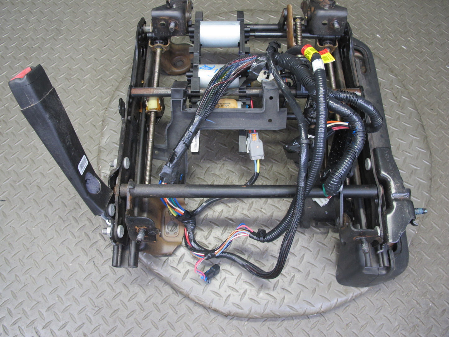 2008-2009 Hummer H2 Front Right Seat Lower Frame Track Rail w Motors