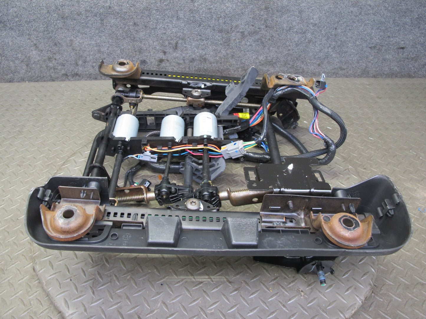 2008-2009 Hummer H2 Front Right Seat Lower Frame Track Rail w Motors