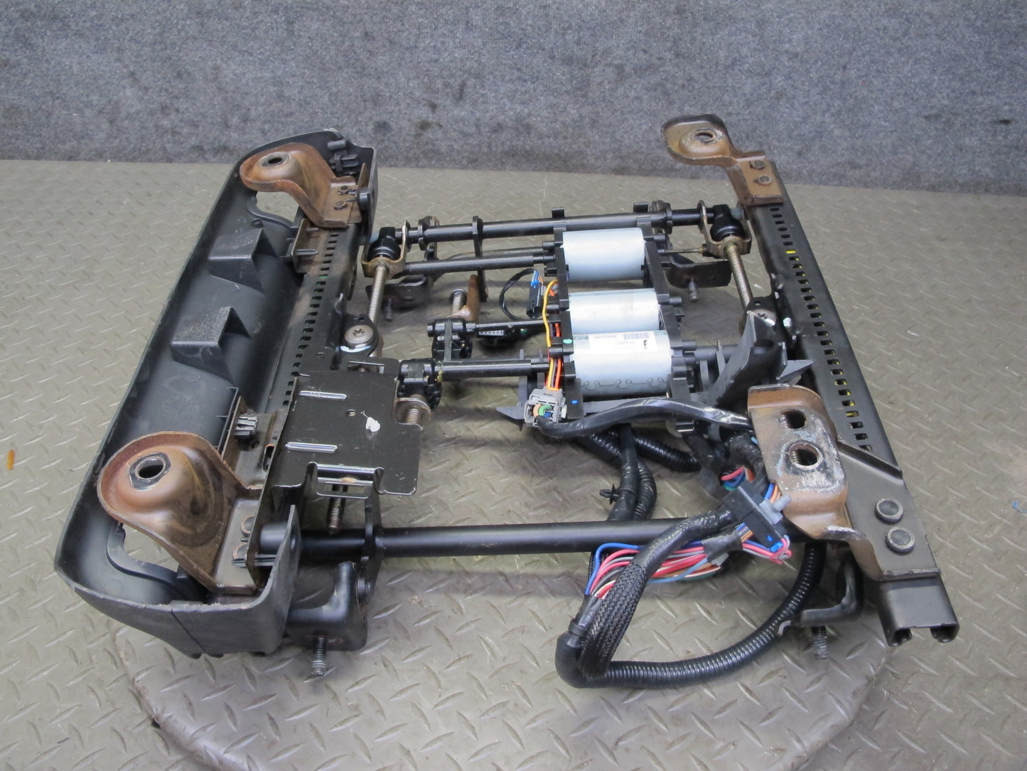 2008-2009 Hummer H2 Front Right Seat Lower Frame Track Rail w Motors