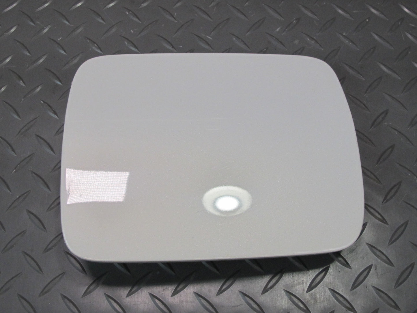 96-00 Toyota MARK2 JZX100 Tourer Fuel Tank Filler Door Lid Cover White Pearl OEM