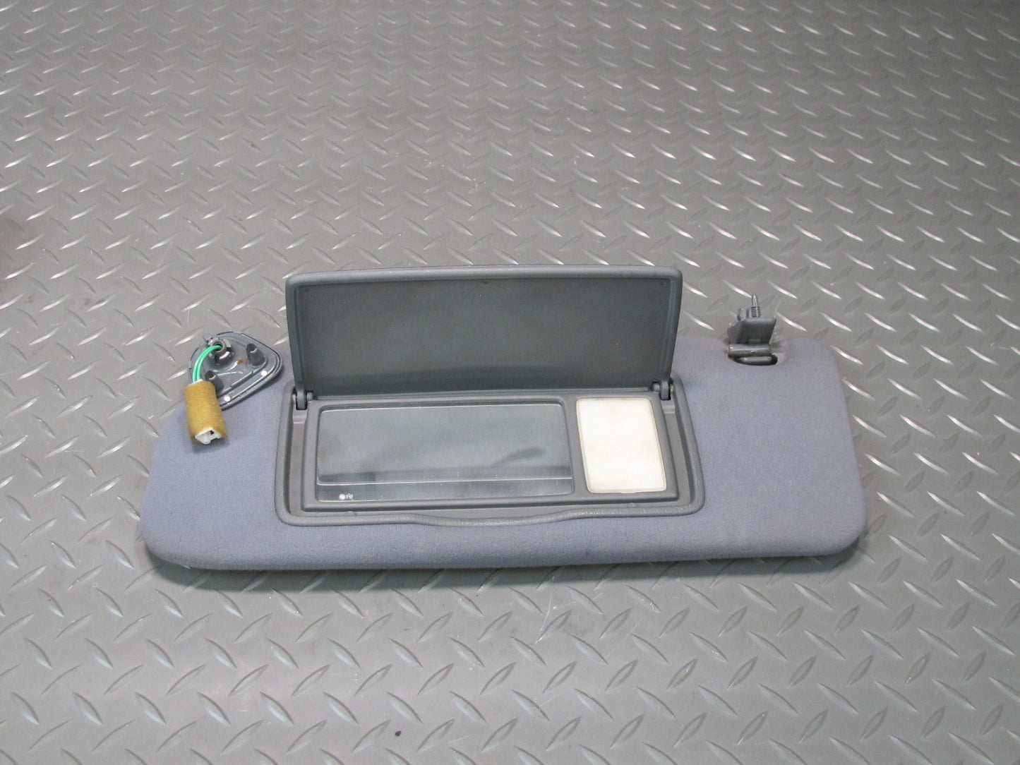 96-98 Toyota MARK2 JZX100 Tourer Set of 2 Front Left & Right Sun Visor  OEM