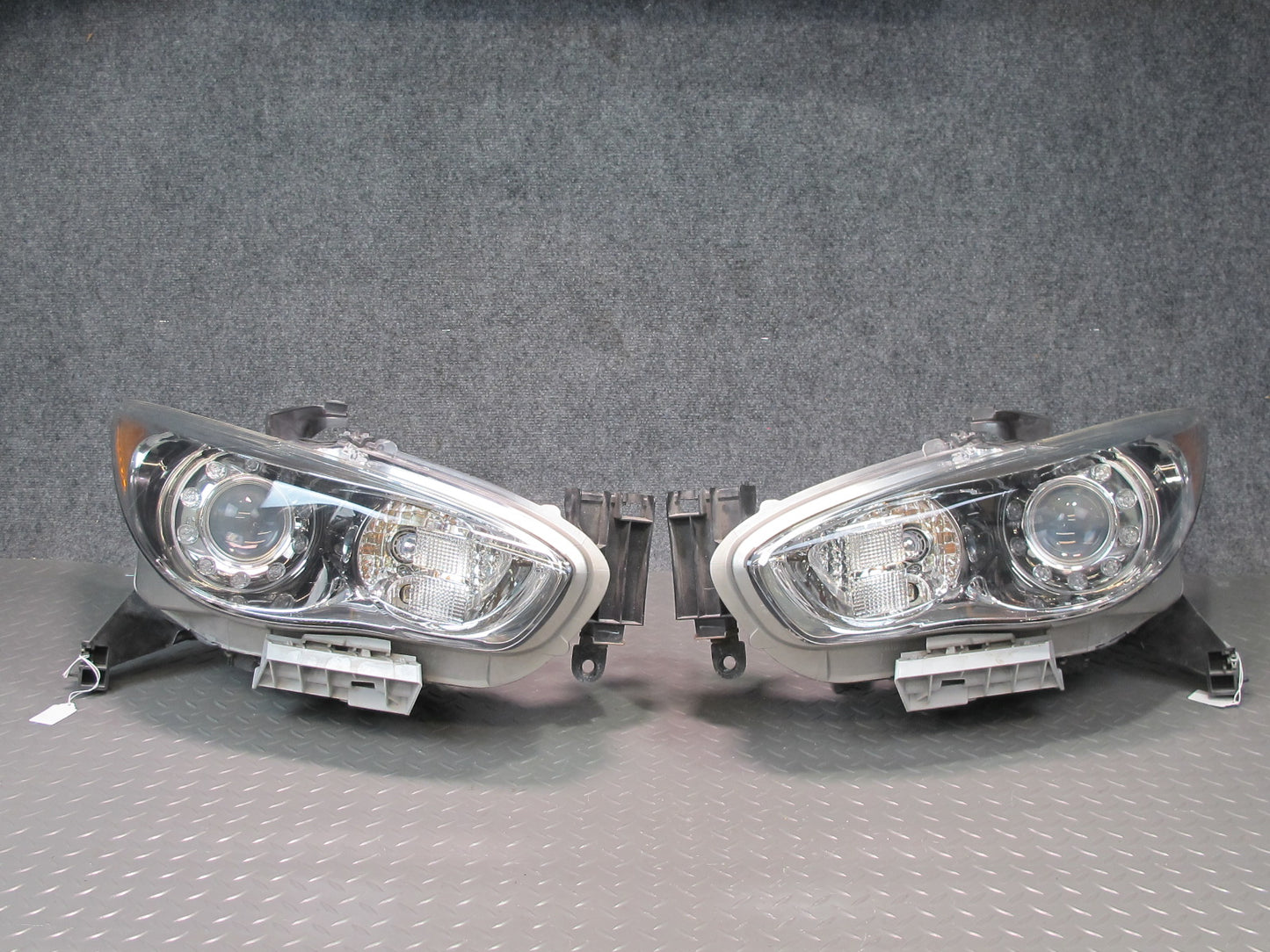 2013-2015 Infiniti JX35 QX60 Front Left & Right Xenon HID Headlight Lamp Set