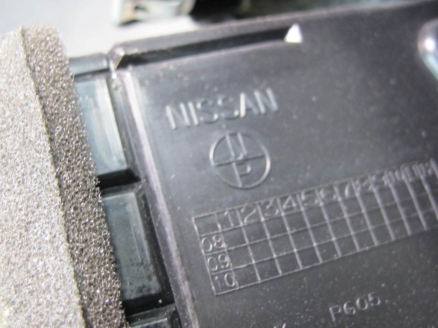 09-20 Nissan Z34 370Z Dash Center Air Vent Radio Screen Trim Bezel w Navi OEM