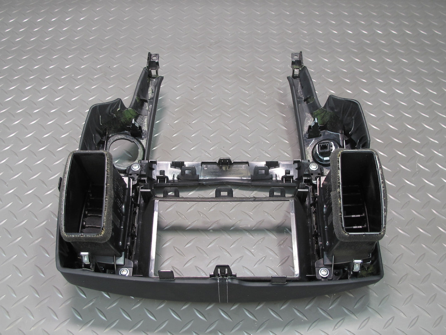 09-20 Nissan Z34 370Z Dash Center Air Vent Radio Screen Trim Bezel w Navi OEM