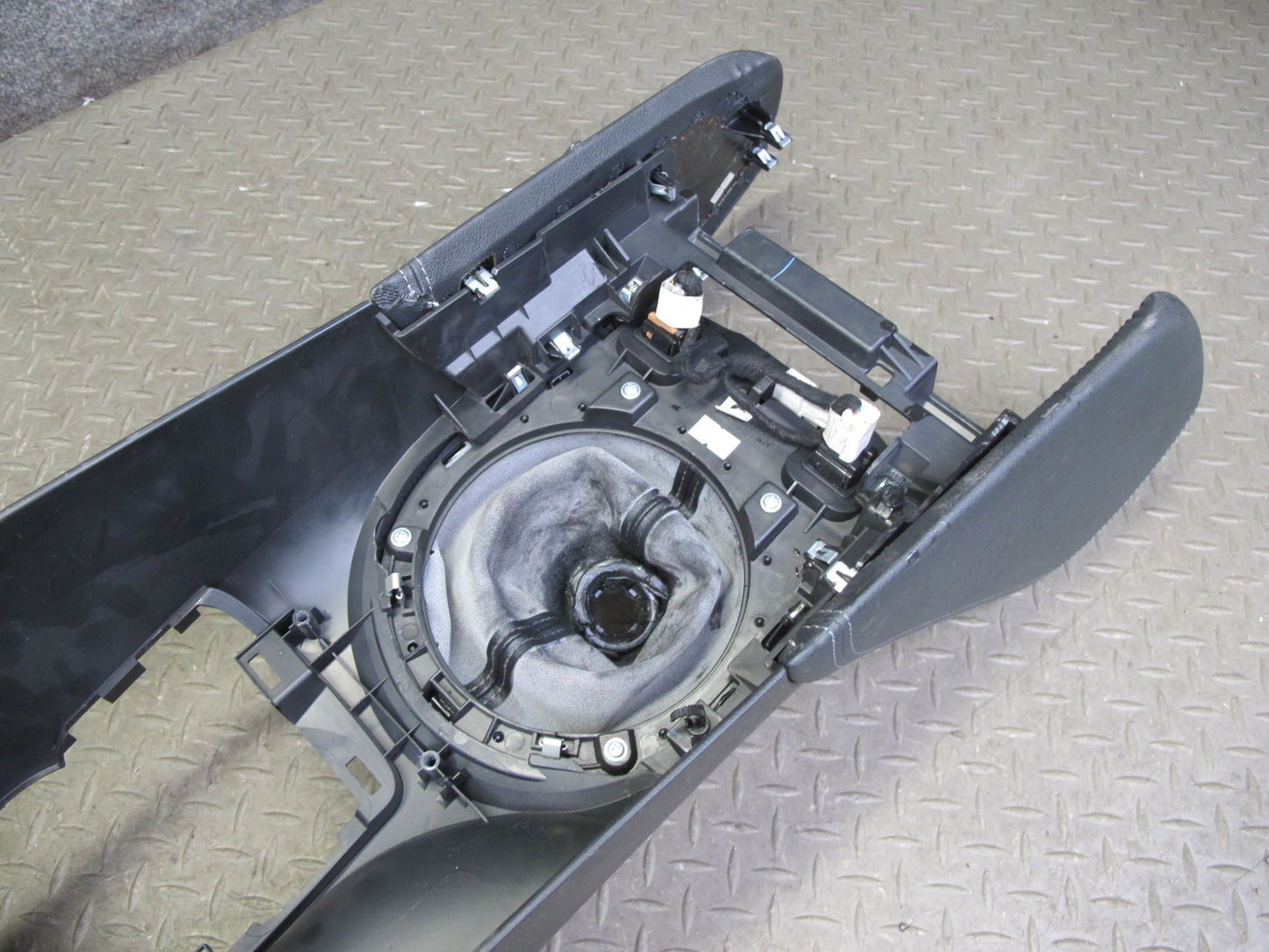 10-17 Nissan 370Z Z34 M/T Coupe Front Center Console Trim Cover Panel Black OEM