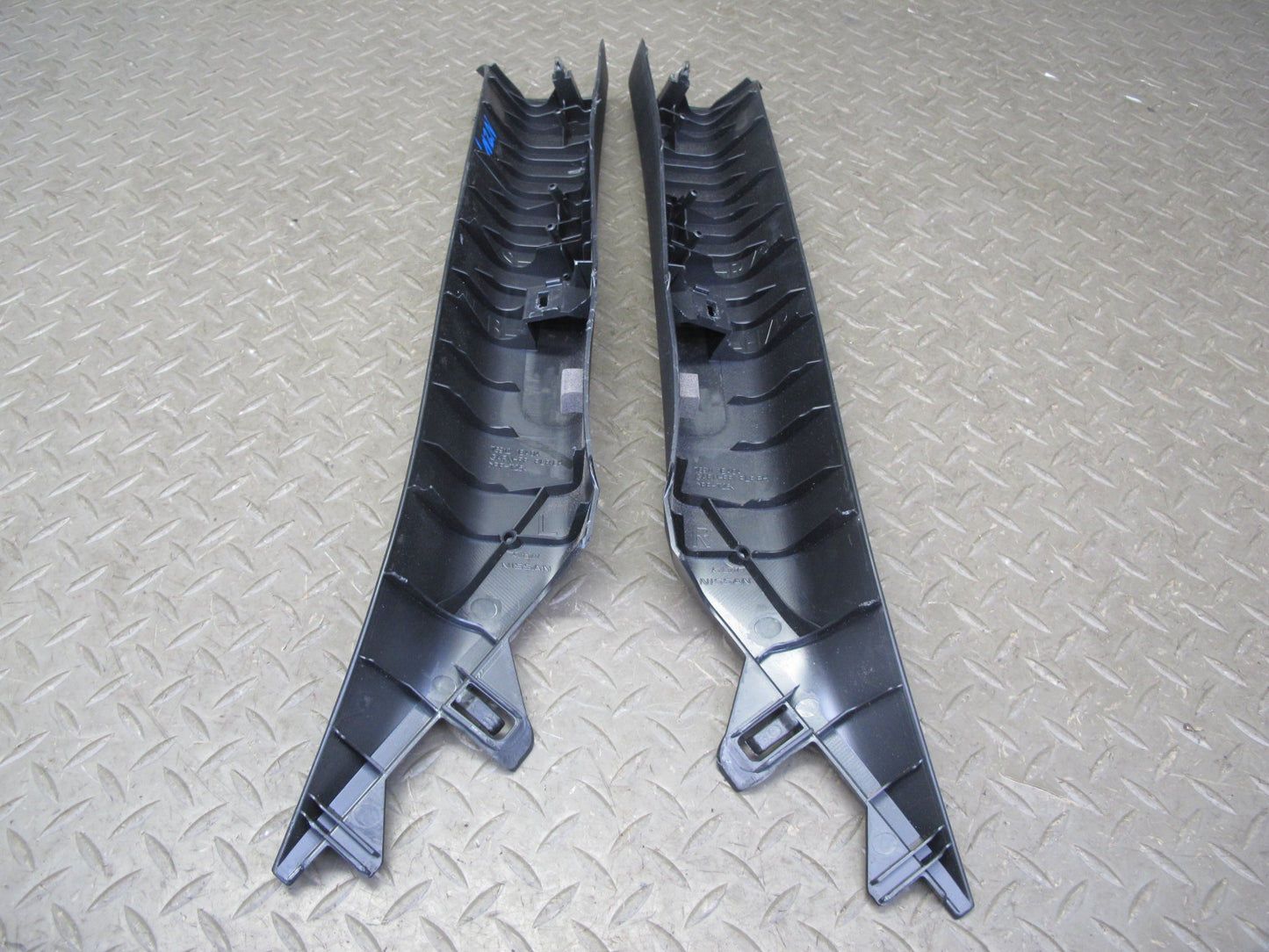 09-17 Nissan Z34 370Z Coupe Set of 2 Front Left & Right A Pillar Trim Black OEM