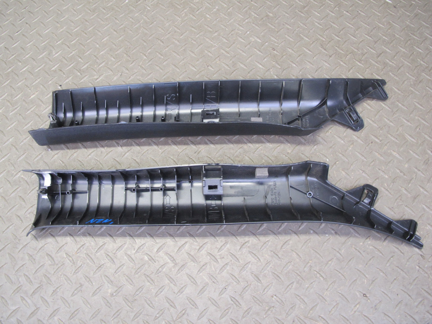 09-17 Nissan Z34 370Z Coupe Set of 2 Front Left & Right A Pillar Trim Black OEM