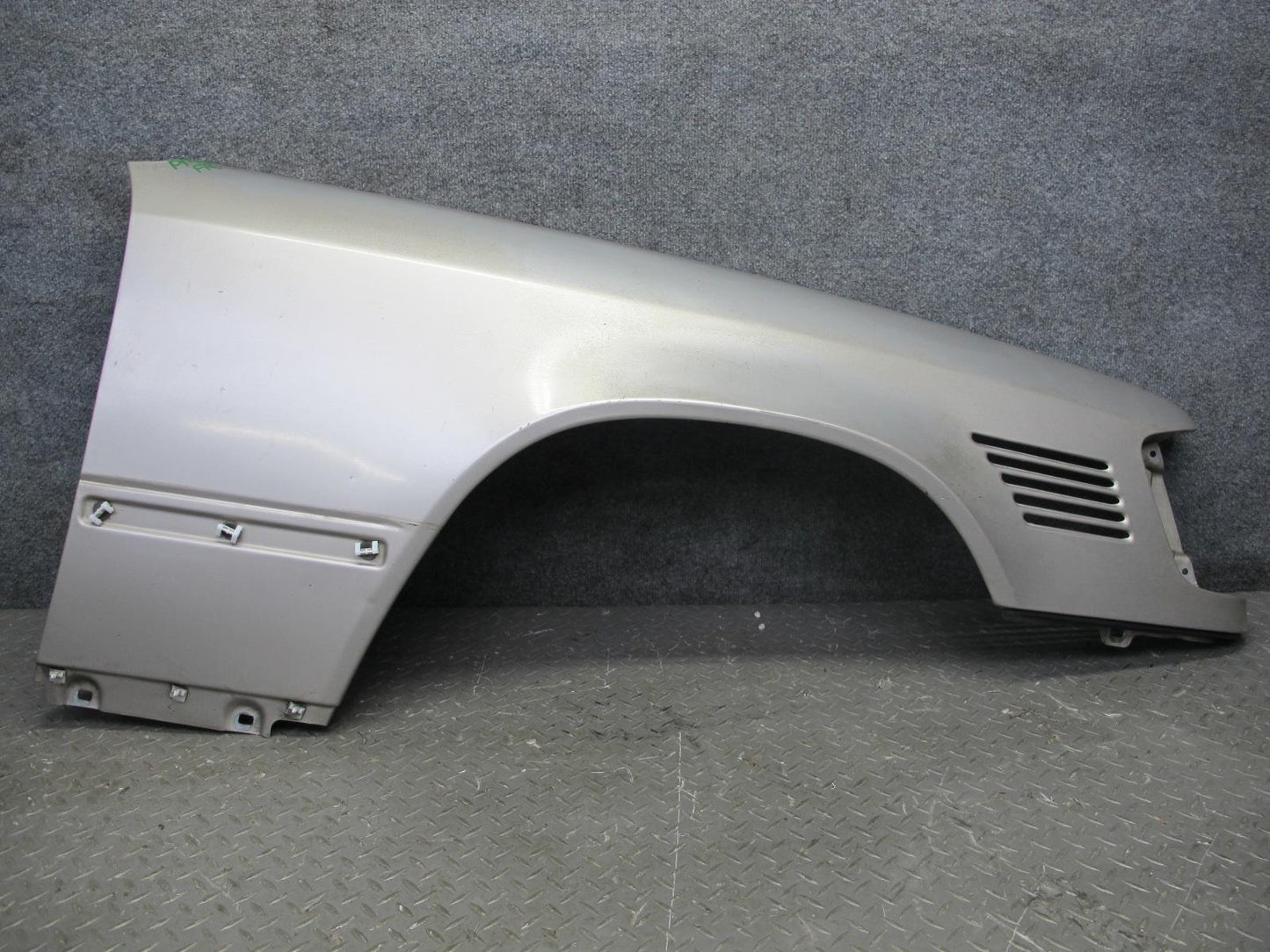 90-95 Mercedes W124 300D Front Right Fender Shell Panel Silver OEM