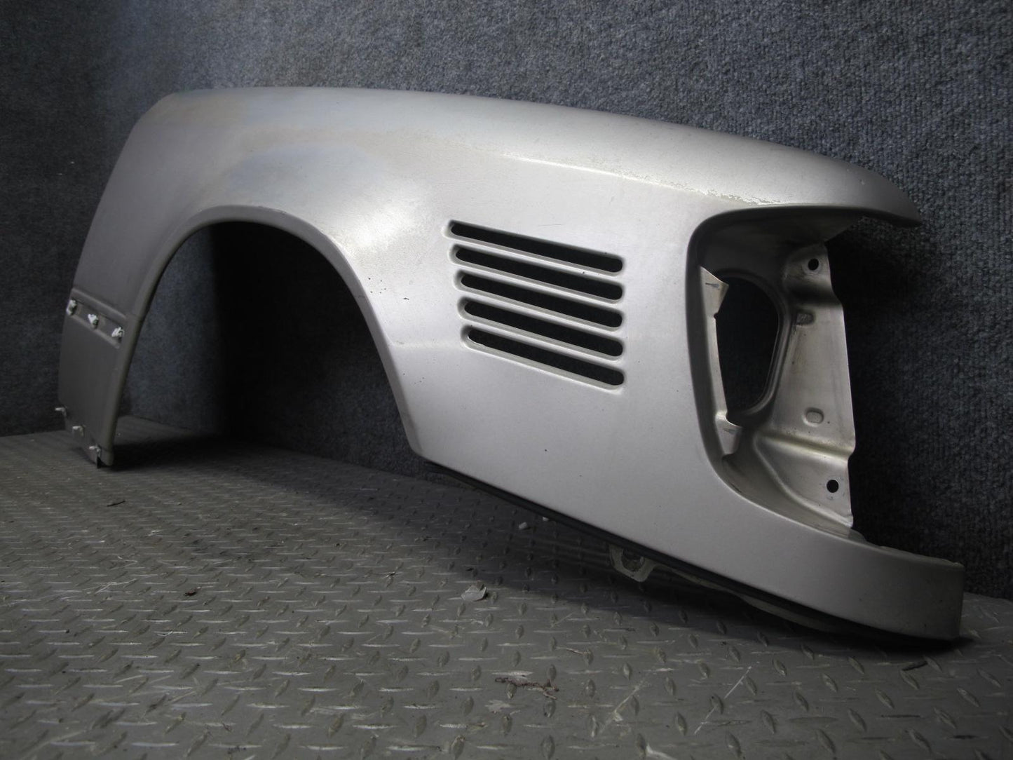 90-95 Mercedes W124 300D Front Right Fender Shell Panel Silver OEM