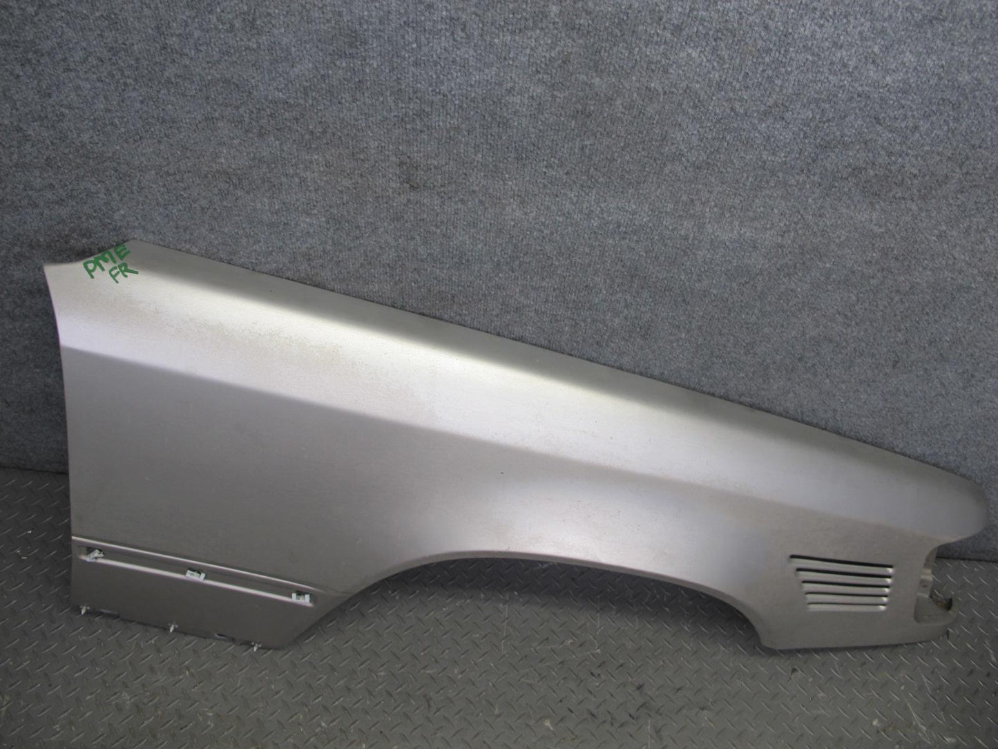90-95 Mercedes W124 300D Front Right Fender Shell Panel Silver OEM