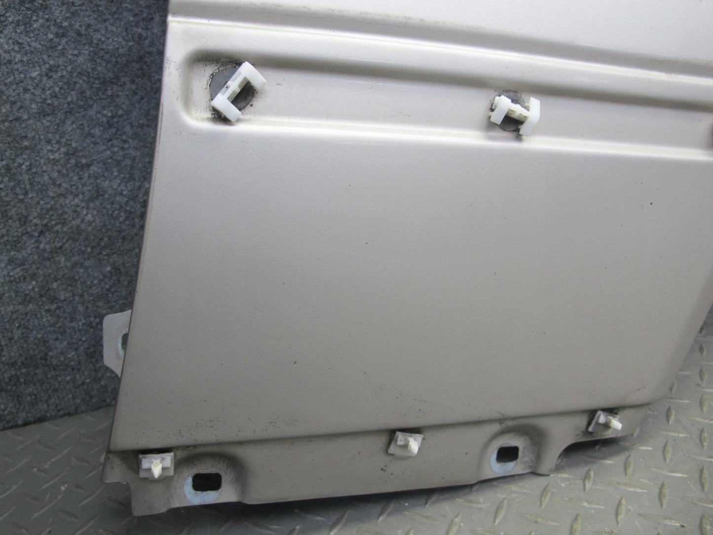 90-95 Mercedes W124 300D Front Right Fender Shell Panel Silver OEM