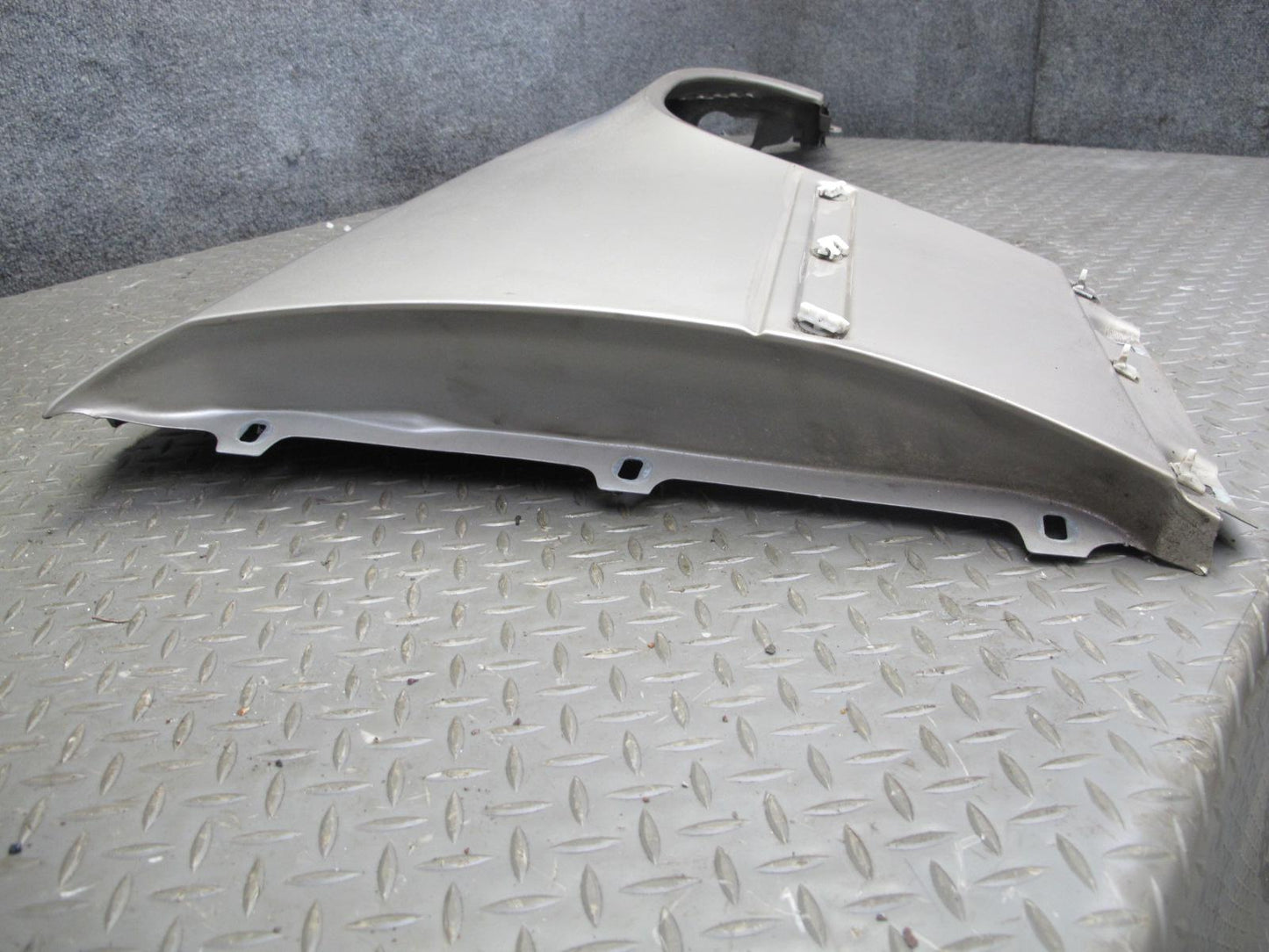 90-95 Mercedes W124 300D Front Right Fender Shell Panel Silver OEM