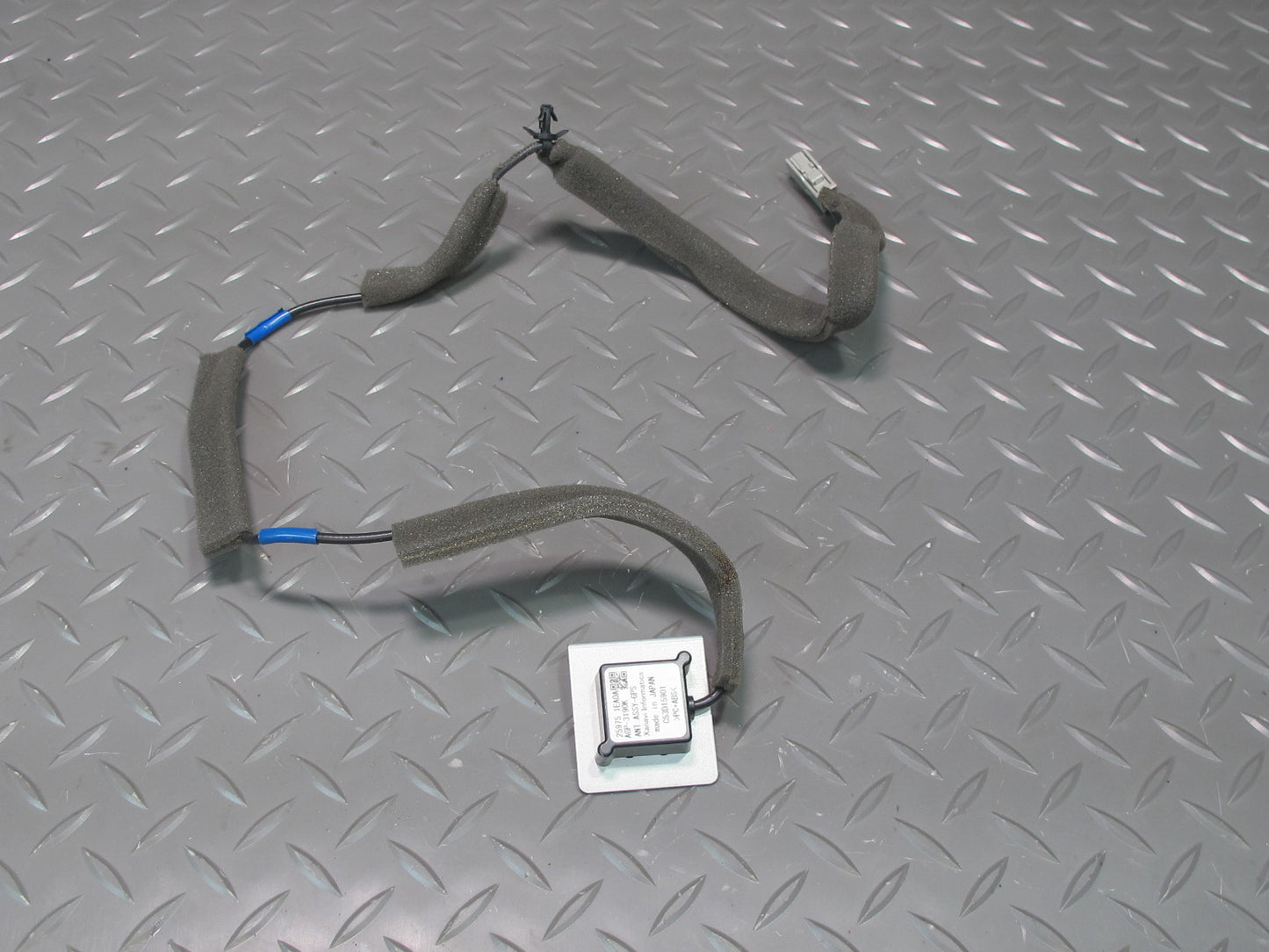 09-20 Nissan Z34 370Z GPS Sensor Antenna Module 25975-1EA0A OEM