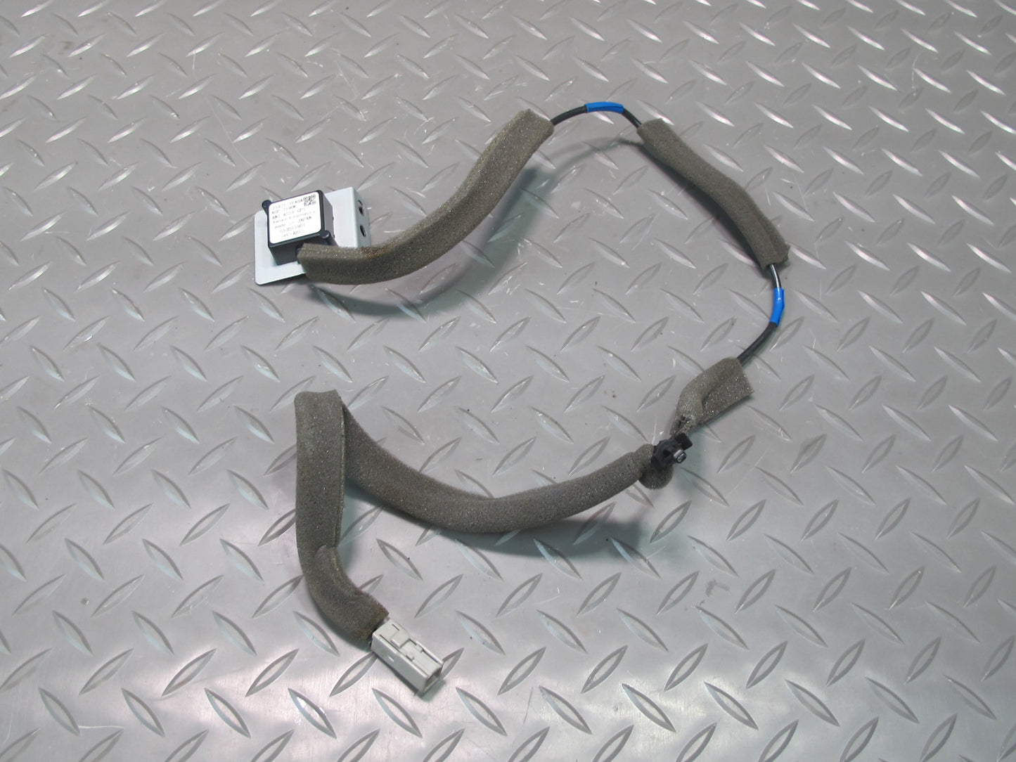 09-20 Nissan Z34 370Z GPS Sensor Antenna Module 25975-1EA0A OEM