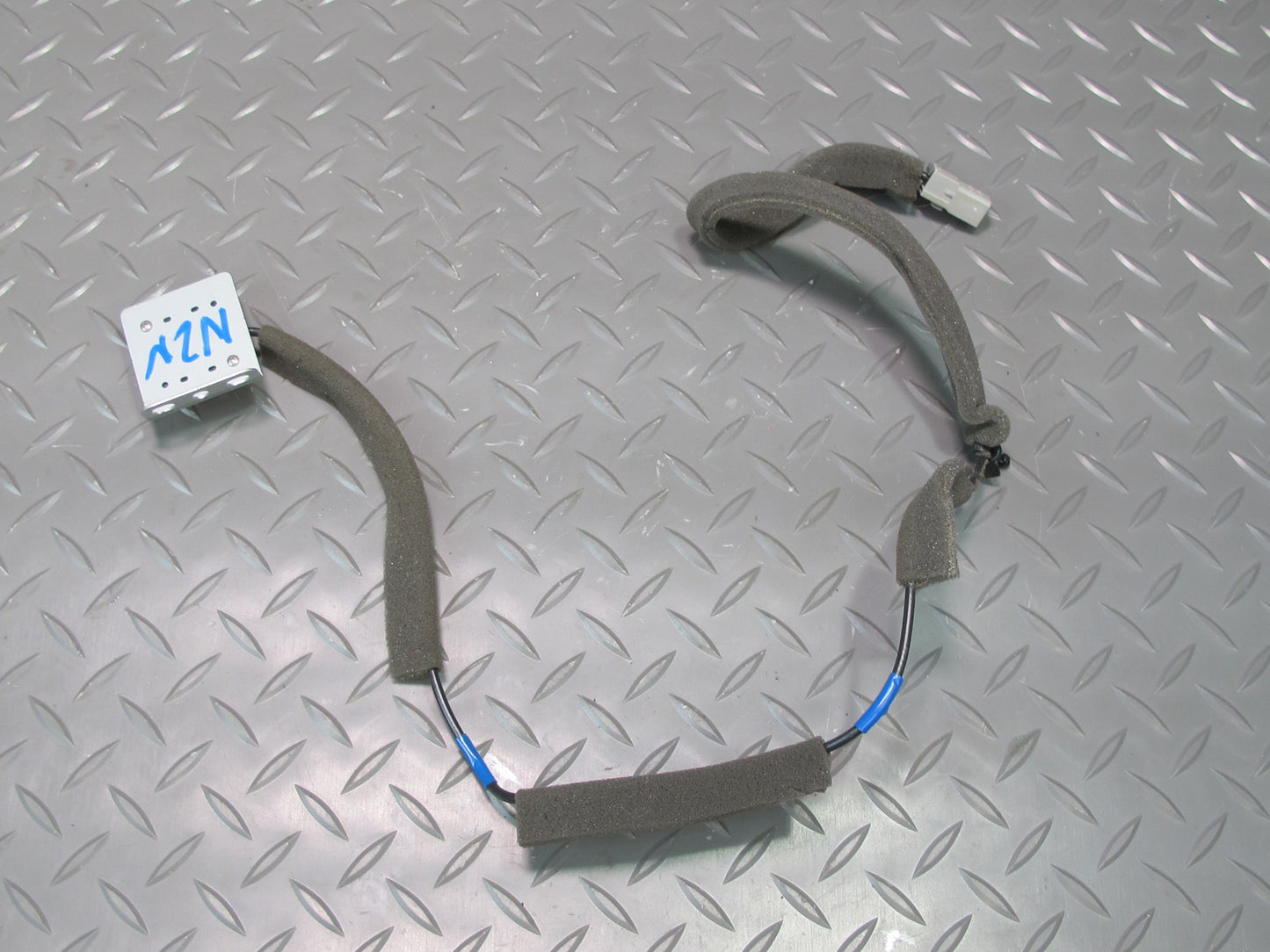 09-20 Nissan Z34 370Z GPS Sensor Antenna Module 25975-1EA0A OEM