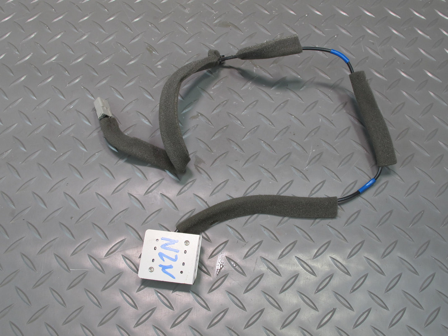 09-20 Nissan Z34 370Z GPS Sensor Antenna Module 25975-1EA0A OEM