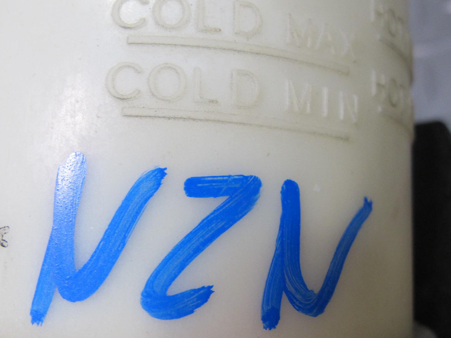 13-15 Nissan Z34 370Z Coupe Power Steering Fluid Reservoir Tank w Hose OEM