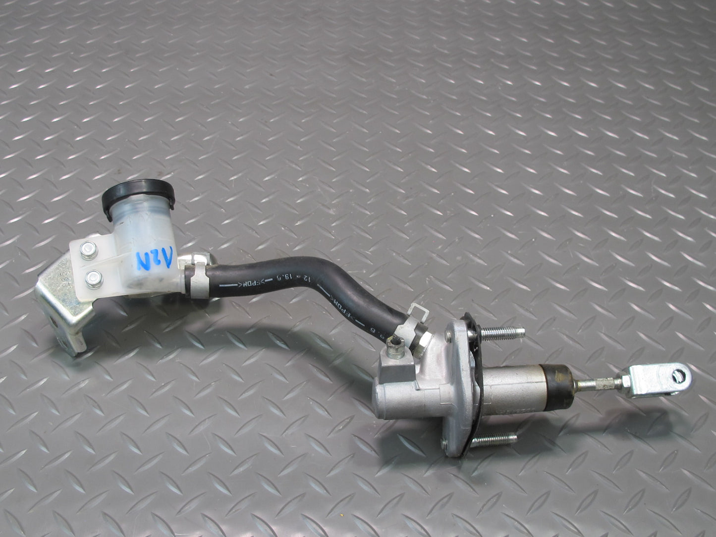 09-20 Nissan Z34 370Z M/T Clutch Master Slave Cylinder w Pipe Assy OEM