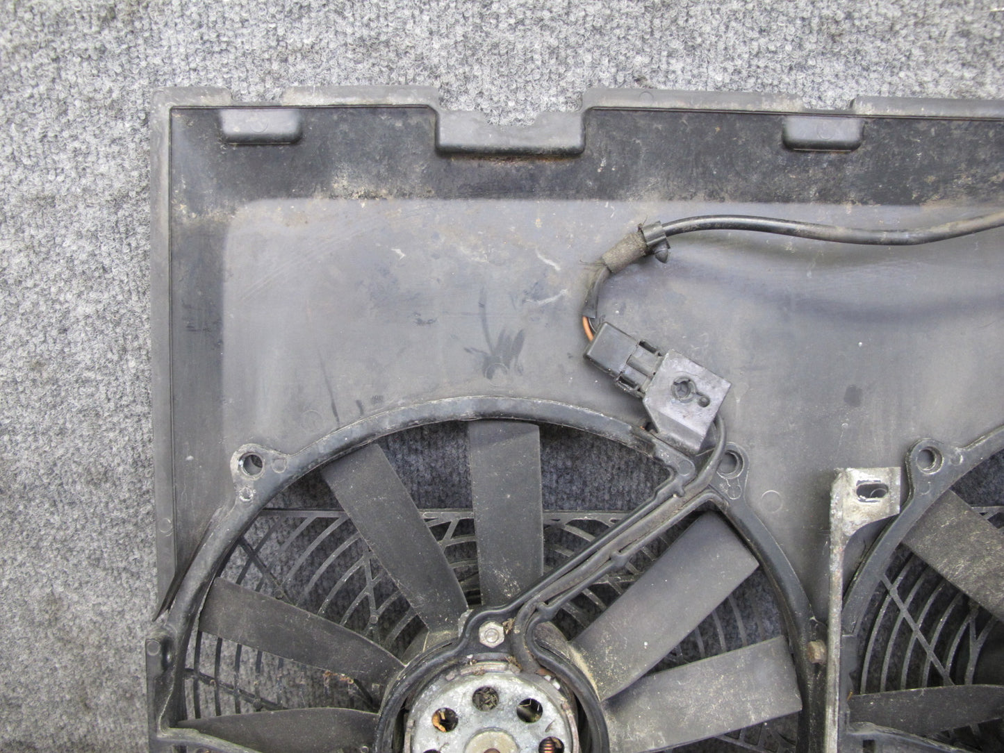 90-95 Mercedes W124 300D Double Cooling Radiator Fan Motor w Shroud Assy OEM