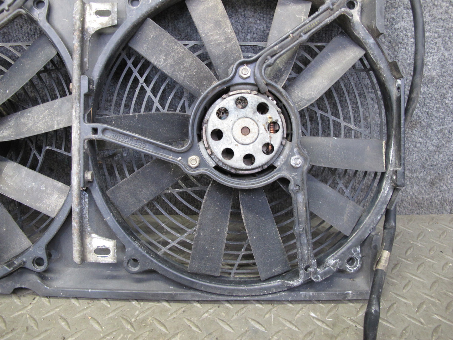 90-95 Mercedes W124 300D Double Cooling Radiator Fan Motor w Shroud Assy OEM