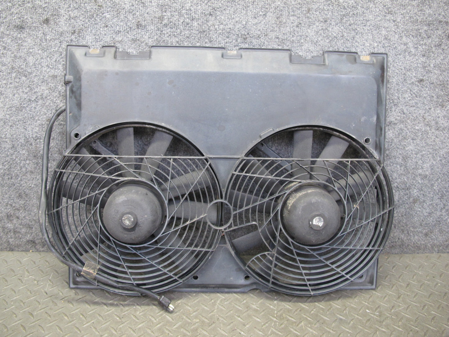 90-95 Mercedes W124 300D Double Cooling Radiator Fan Motor w Shroud Assy OEM