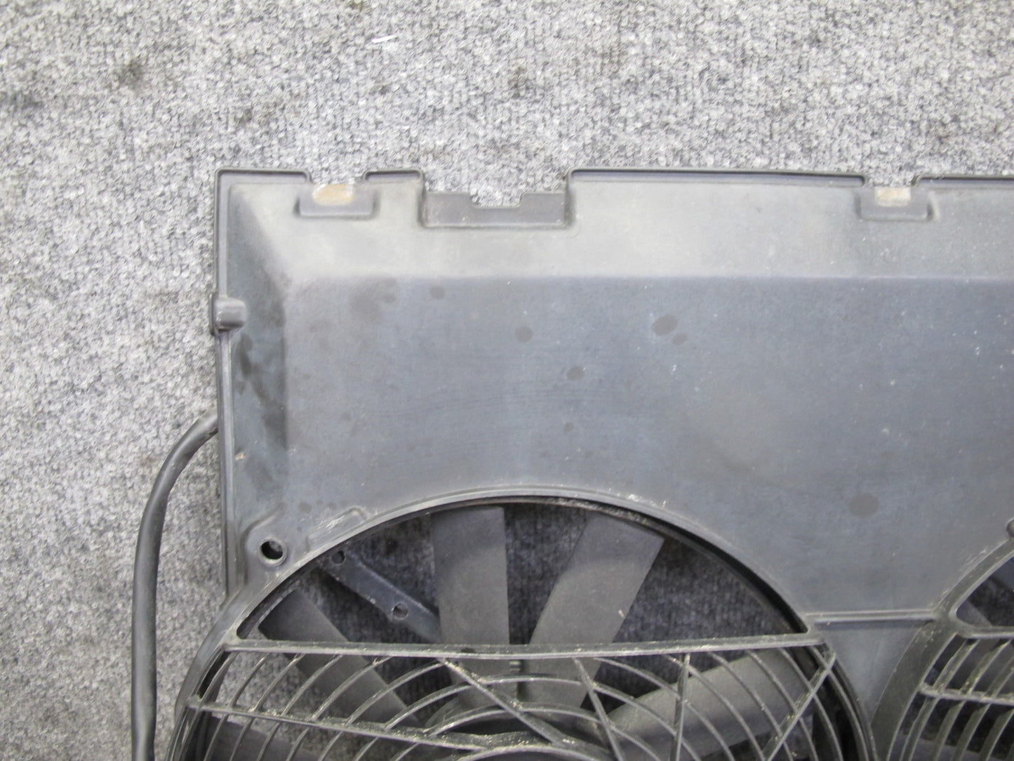 90-95 Mercedes W124 300D Double Cooling Radiator Fan Motor w Shroud Assy OEM