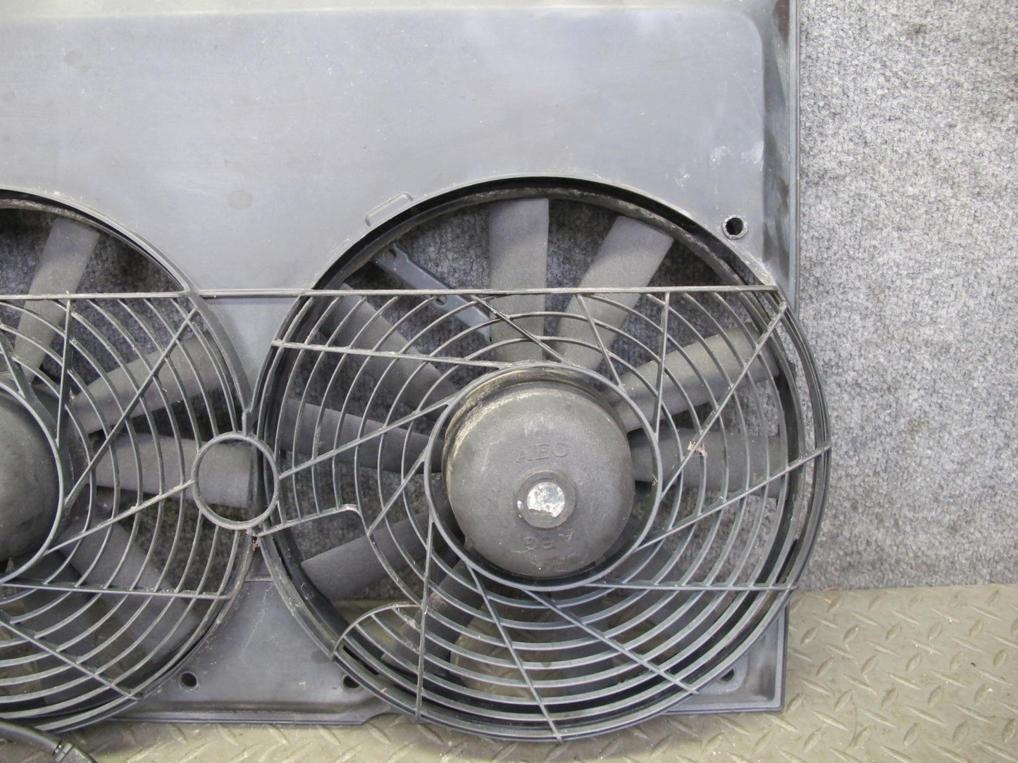 90-95 Mercedes W124 300D Double Cooling Radiator Fan Motor w Shroud Assy OEM