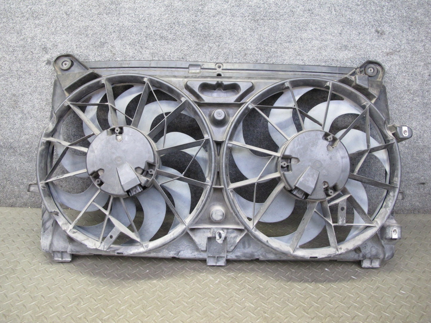 2008-2009 Hummer H2 6.2L Engine Cooling Fan Motor Shroud Assembly